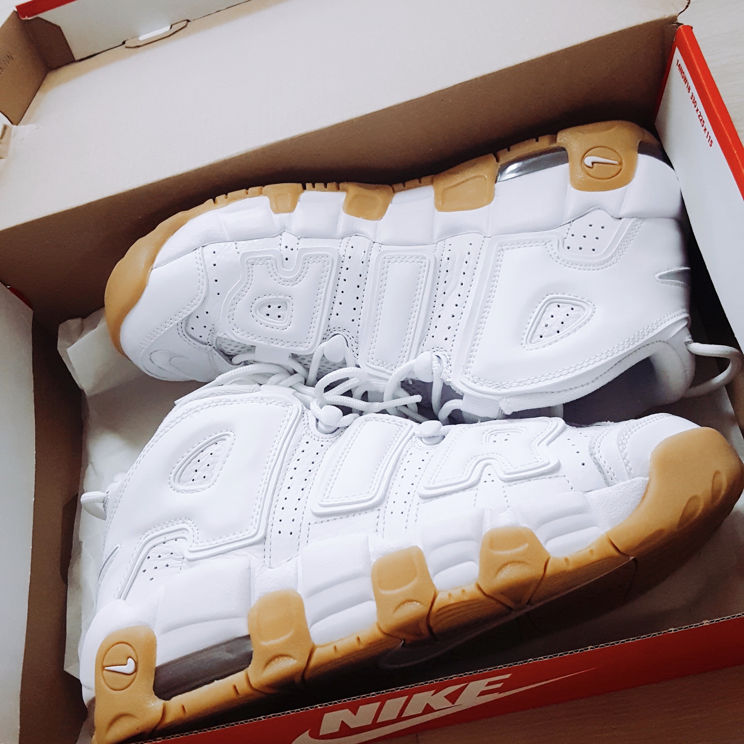 Nike Air More Uptempo White Gum 착용 스타일