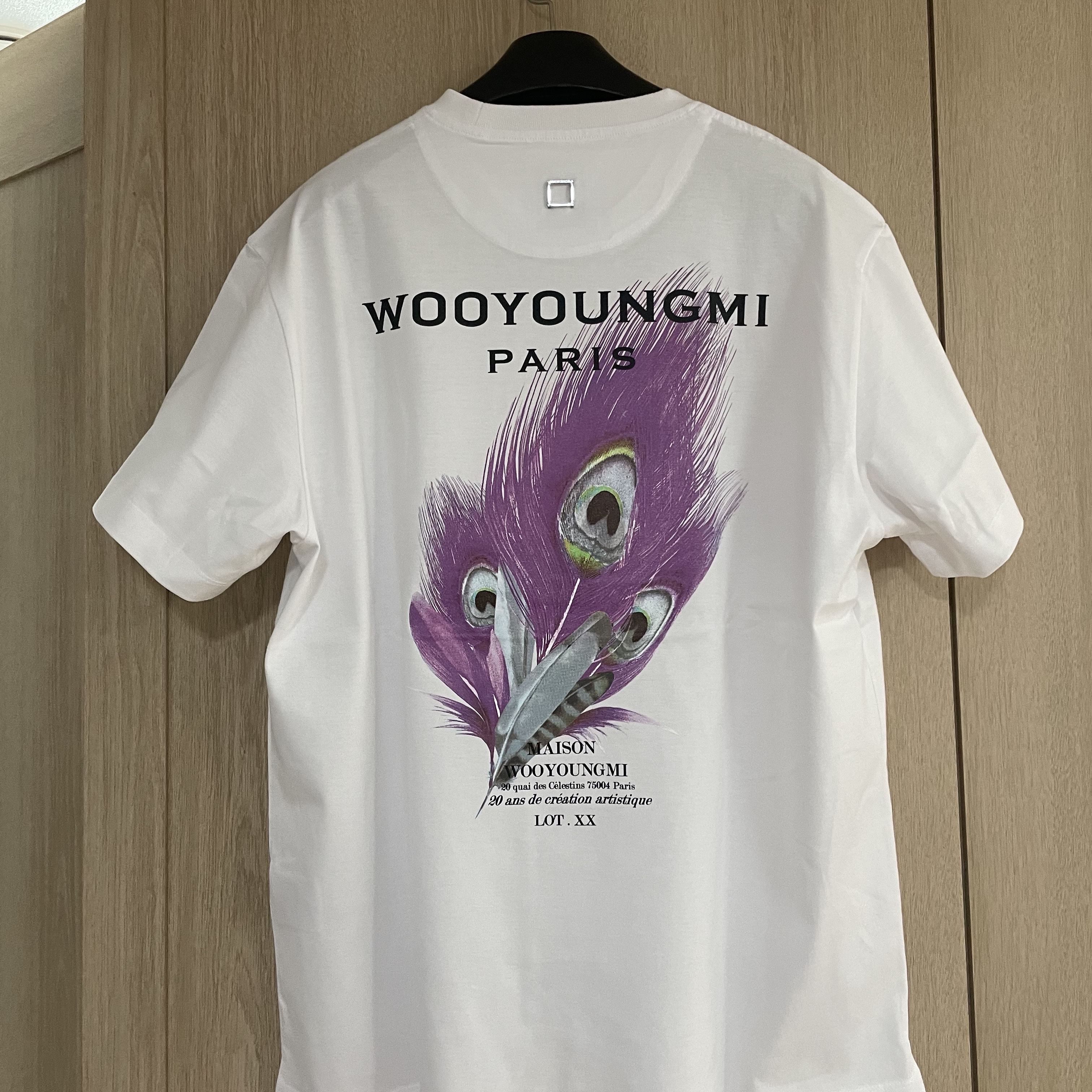Wooyoungmi Feather Back Logo T-Shirt Black - 23SS 착용 스타일