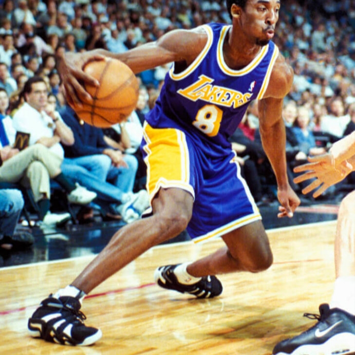 Adidas Crazy 8 Nightmare Before Christmas 착용 스타일 - 3