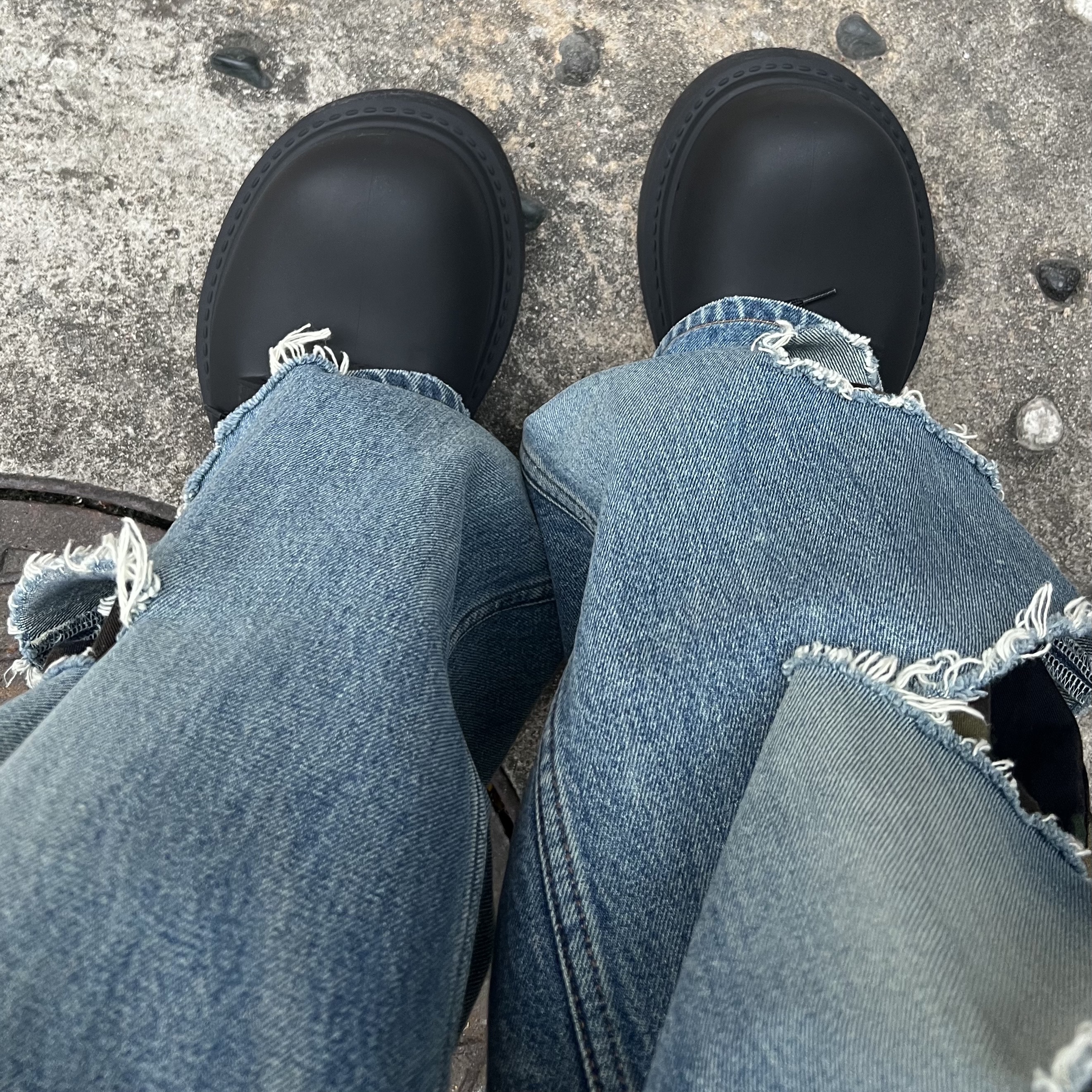 Balenciaga Steroid Derby Black, Lemaire Small Croissant Bag Coated Linen Canvas Black 착용 스타일 - 2