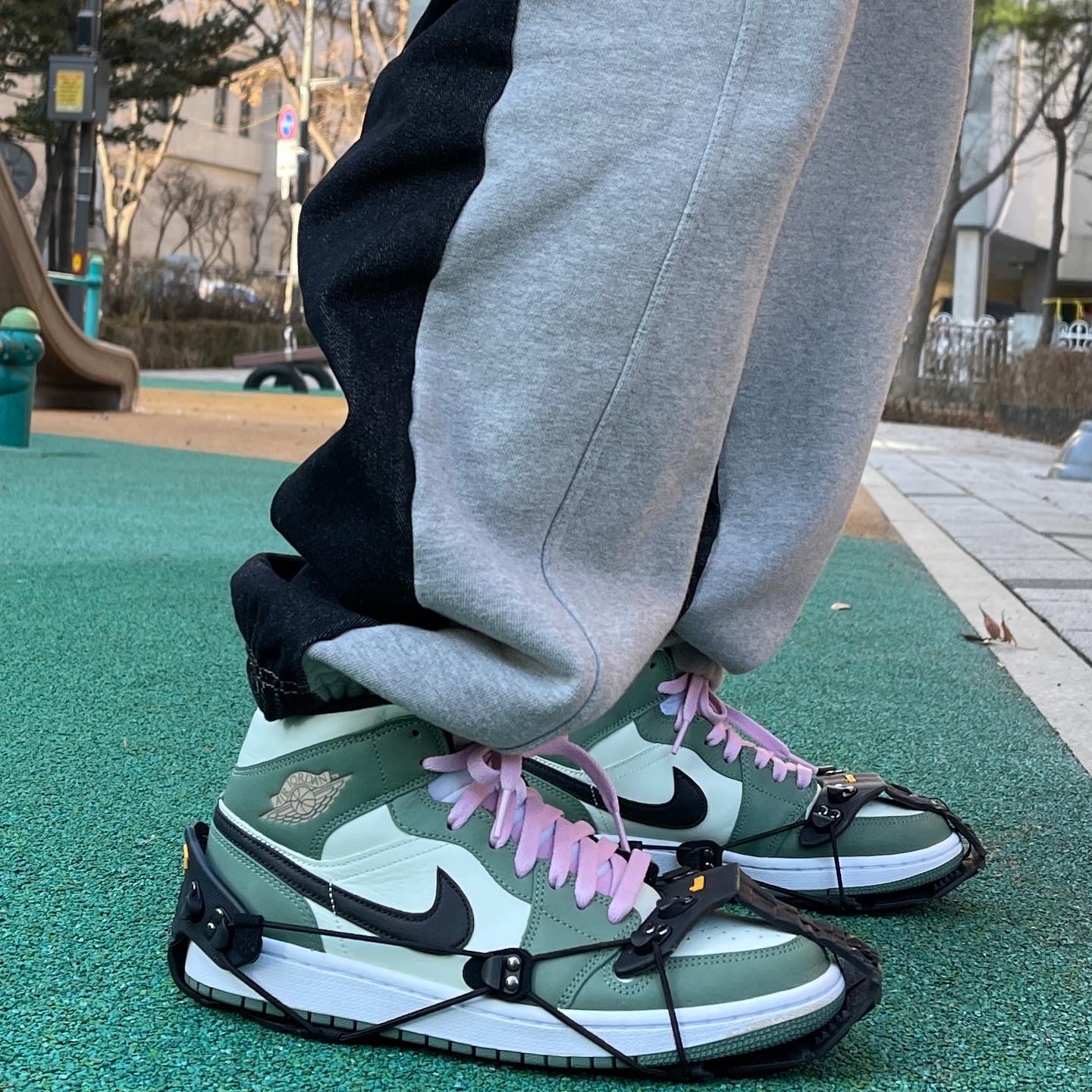 (W) Jordan 1 Mid SE Dutch Green 착용 스타일 - 1