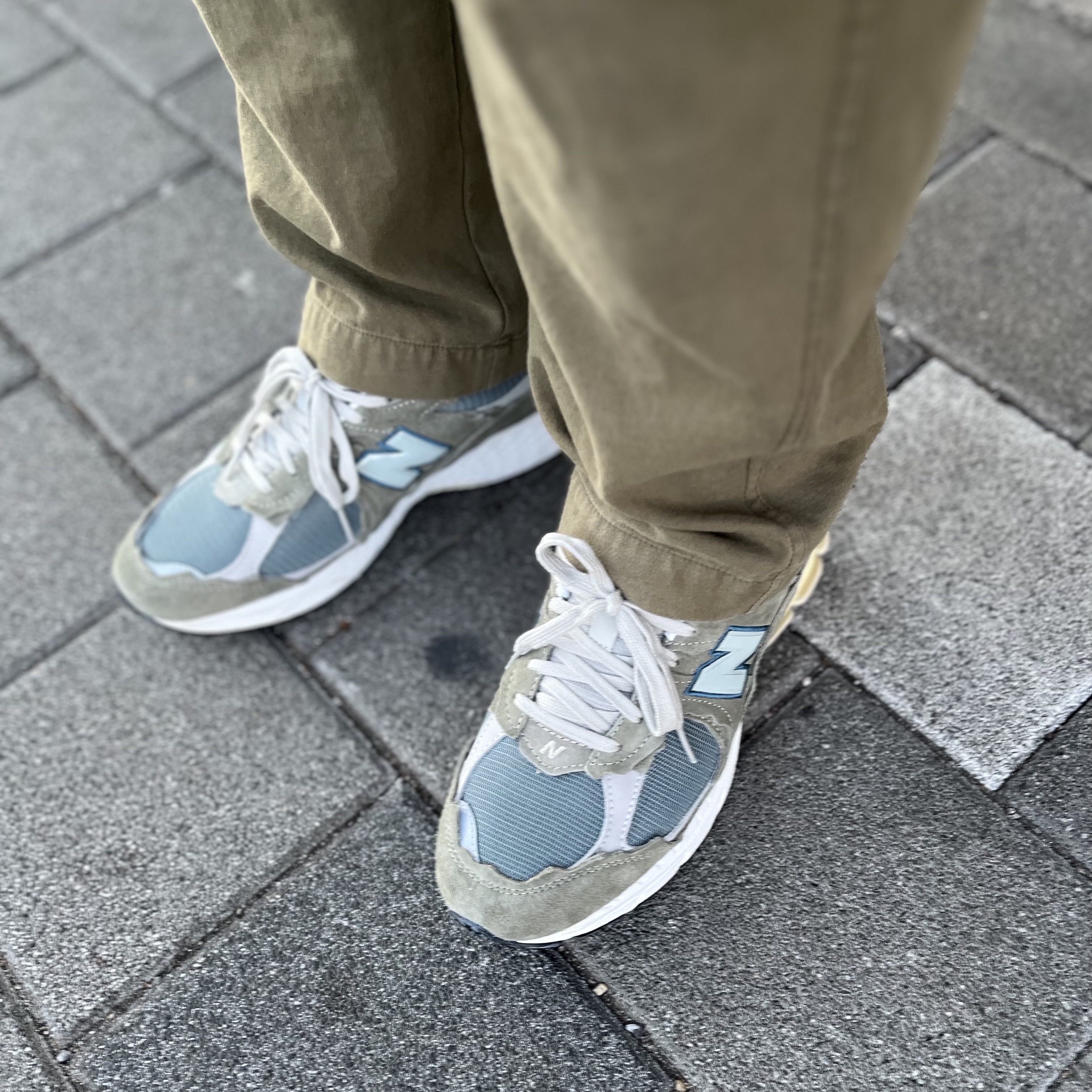 New Balance 2002R Protection Pack Mirage Grey 착용 스타일