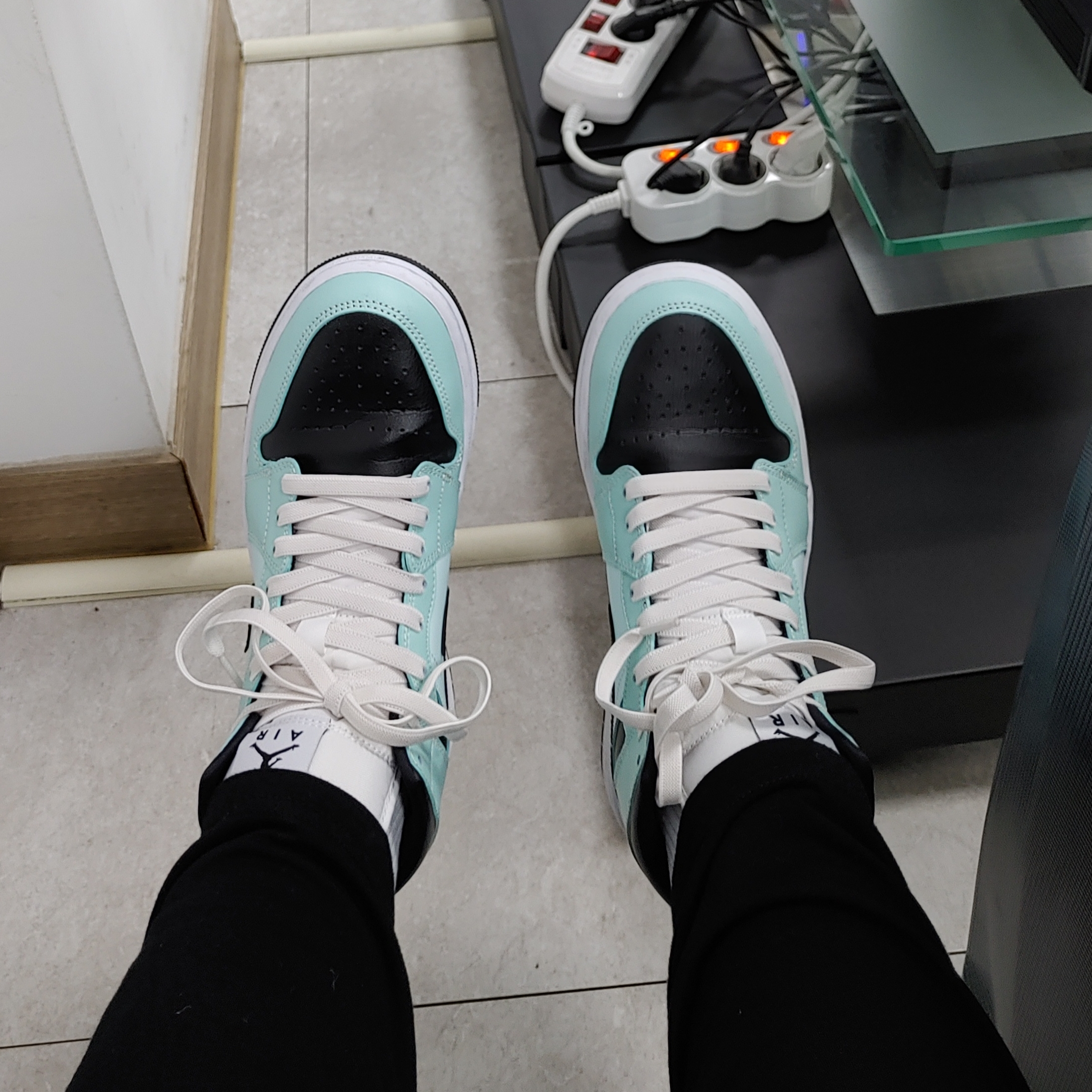 (W) Jordan 1 Mid Teal Tint 착용 스타일