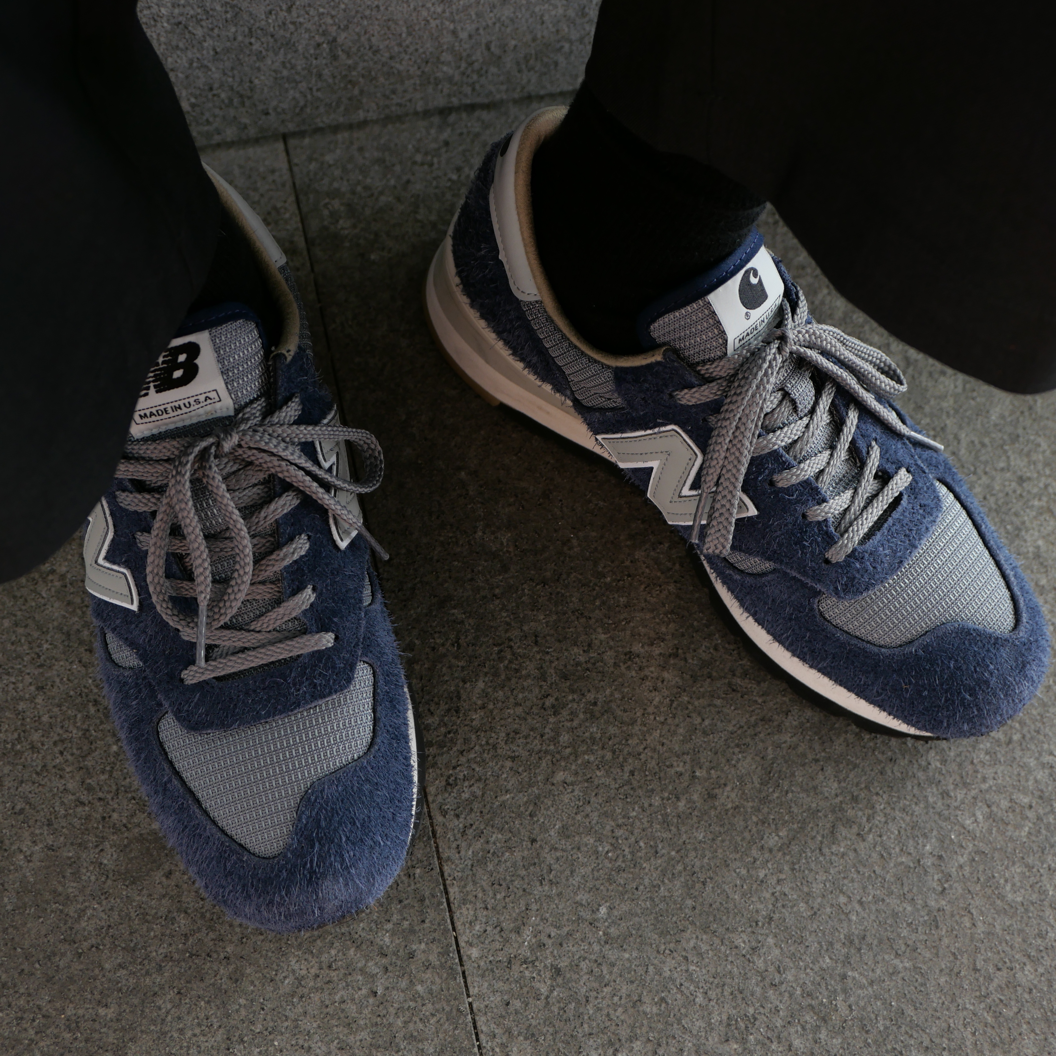 New Balance x Carhartt WIP 990v1 Made in USA Sculpture Center 착용 스타일 - 2