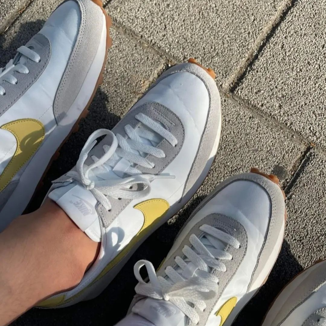 (W) Nike Daybreak Summit White Saturn Gold 착용 스타일