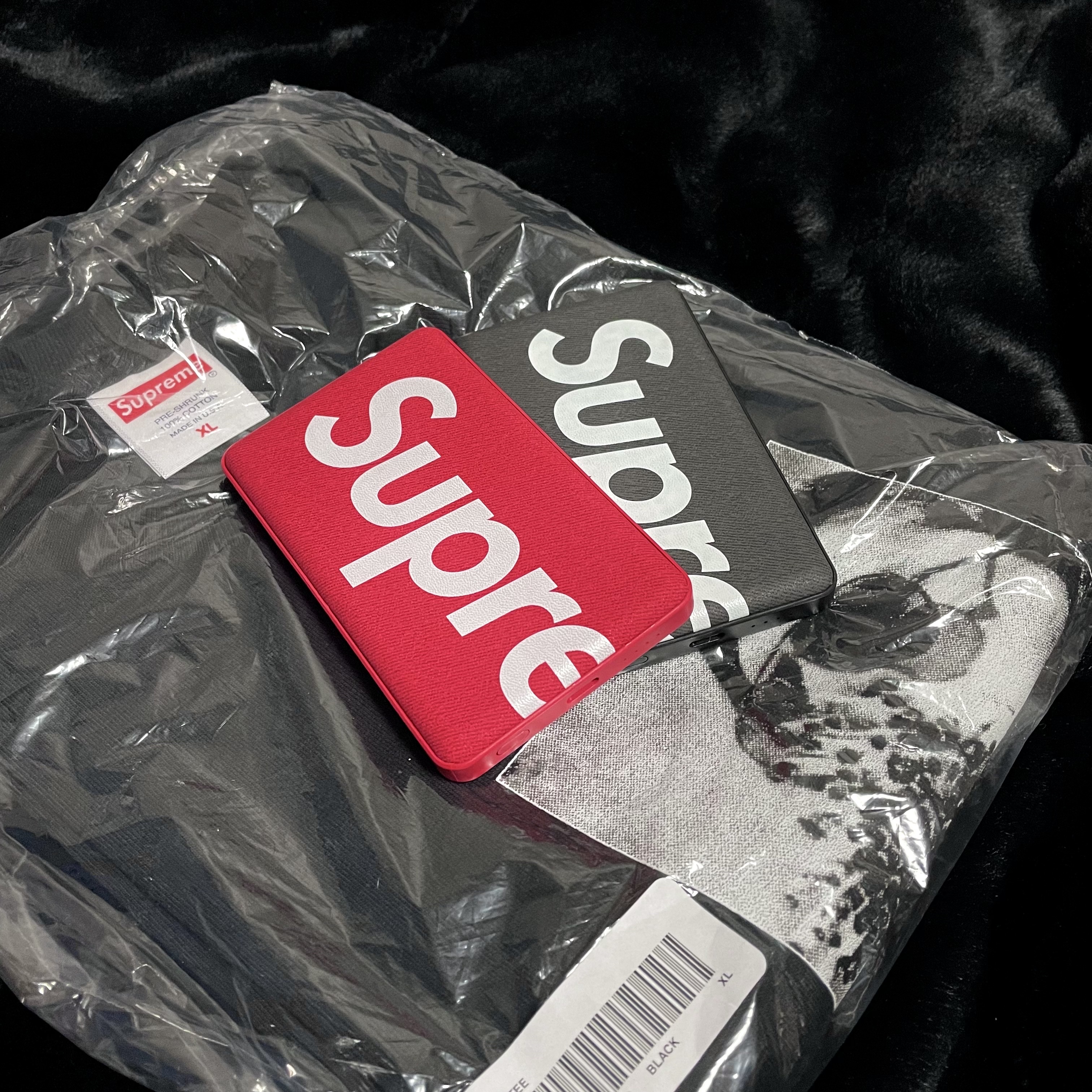 Supreme Cigarette T-Shirt Black - 22FW 착용 스타일