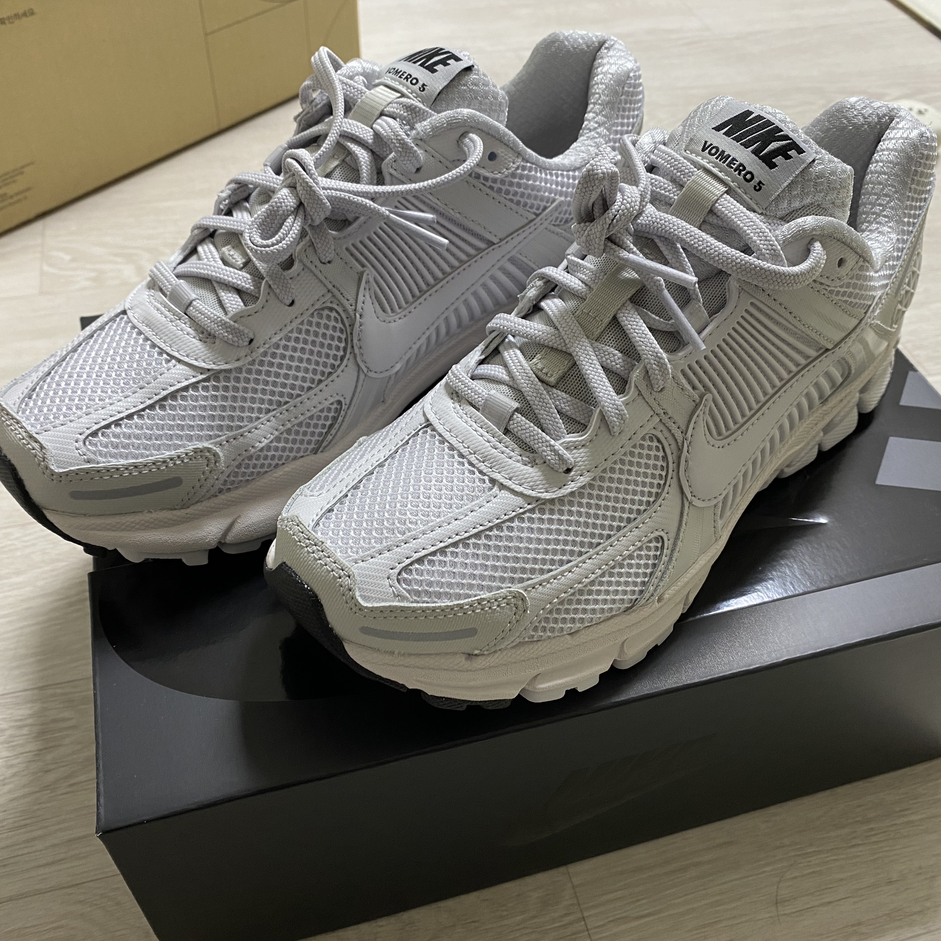 Nike Zoom Vomero 5 SP Vast Grey 2023 착용 스타일