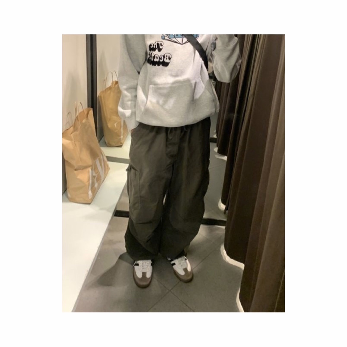 Adidas Samba OG Cloud White, Adidas Samba Vegan White Black 착용 스타일 - 3