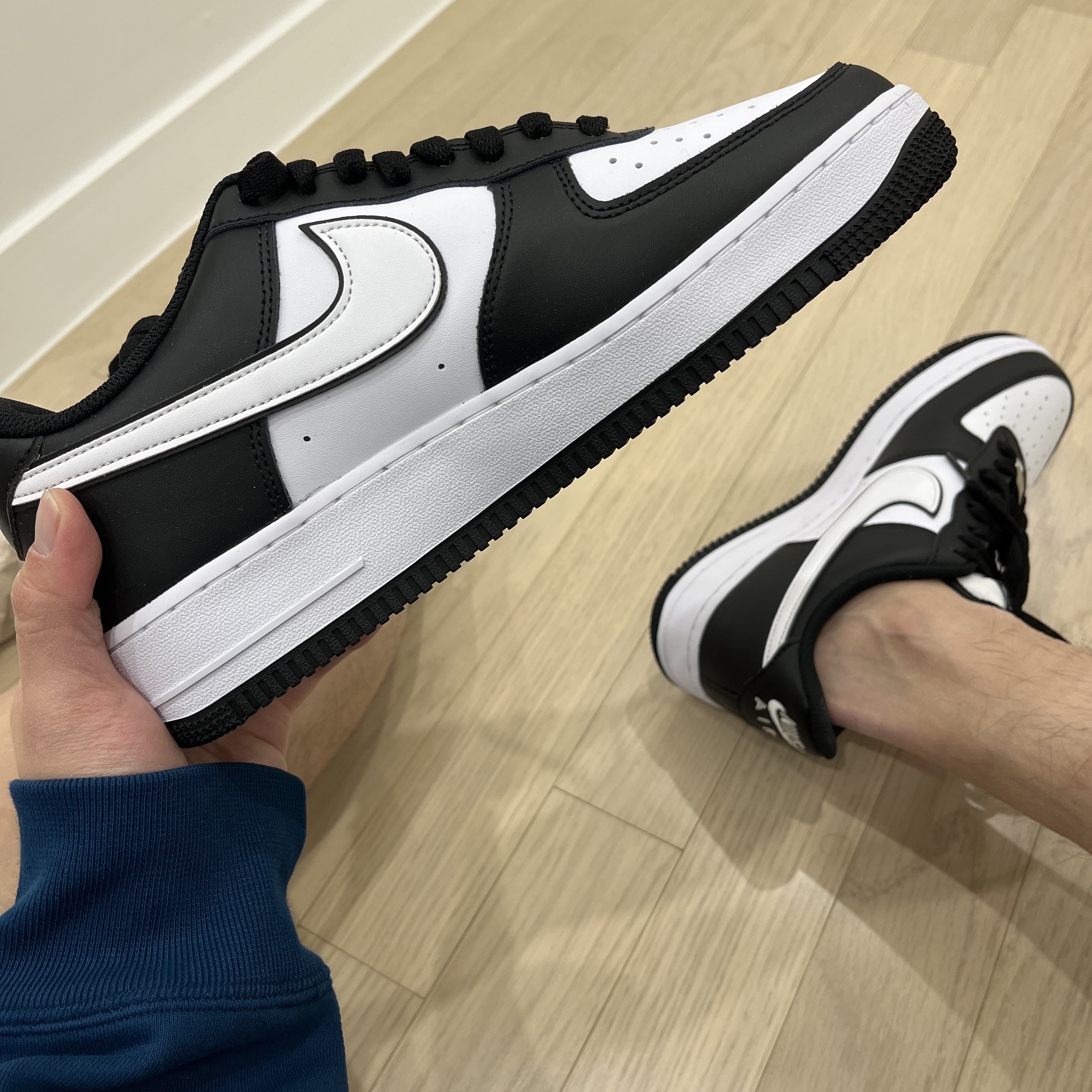 Nike Air Force 1 '07 Black White 착용 스타일 - 1