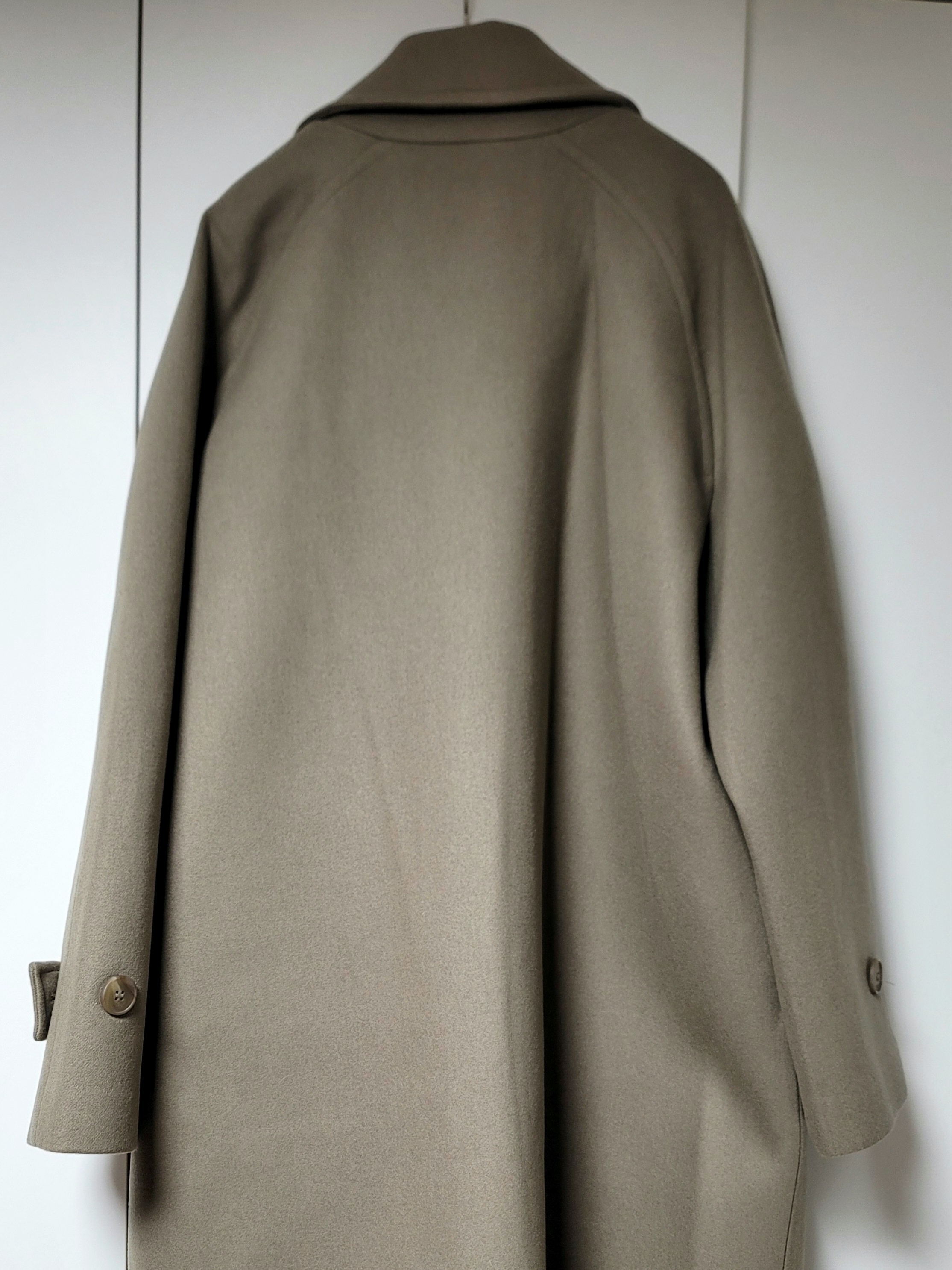 Undermycar Majanne Multi Button Oversized Wool Coat Kelp - 22FW 착용 스타일 - 2