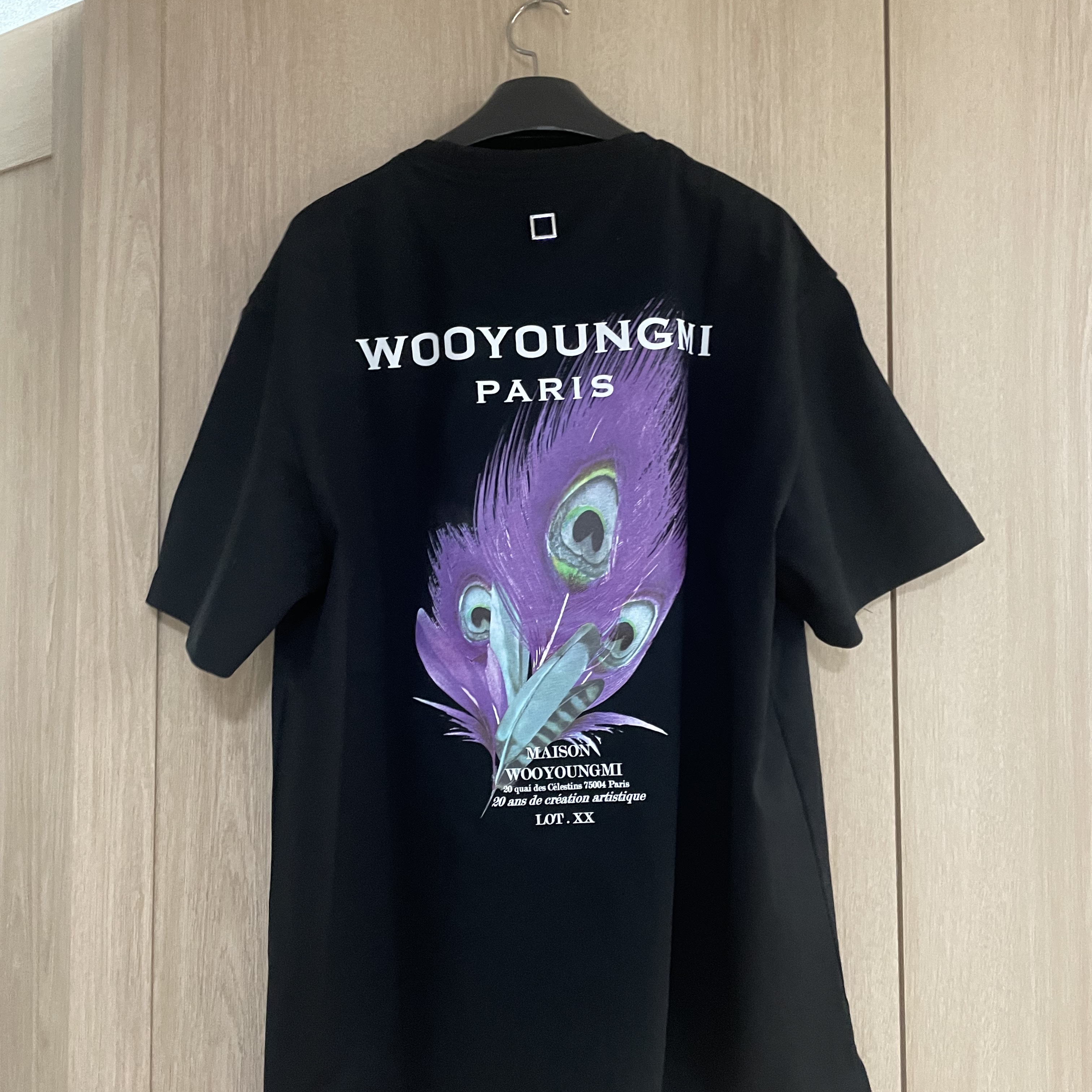 Wooyoungmi Feather Back Logo T-Shirt Black - 23SS 착용 스타일