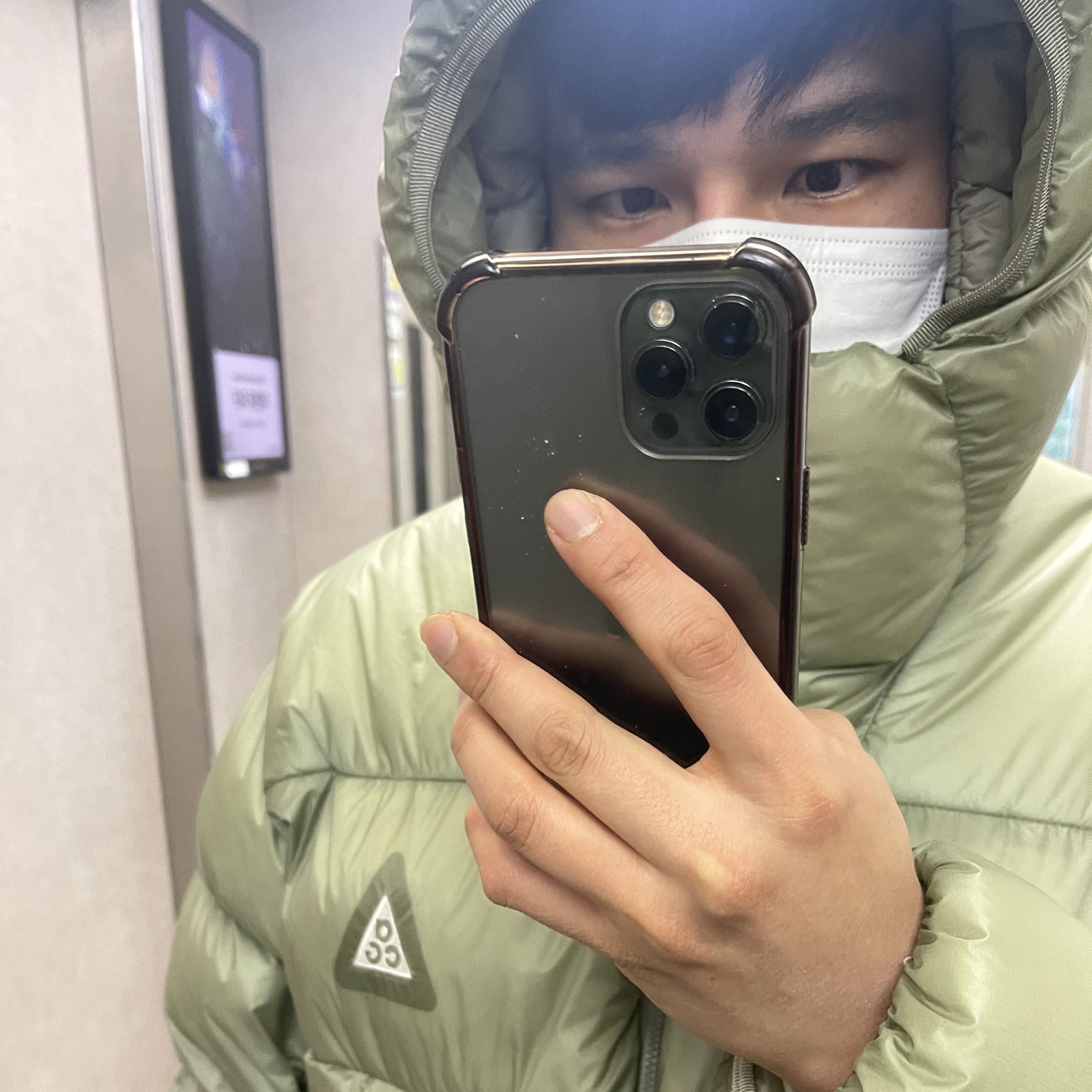 Nike ACG Therma-Fit ADV Lunar Lake Puffer Jacket Light Army - Asia, Jordan 1 x Zion Williamson Retro Low OG Flax and Oil Green 착용 스타일 - 2