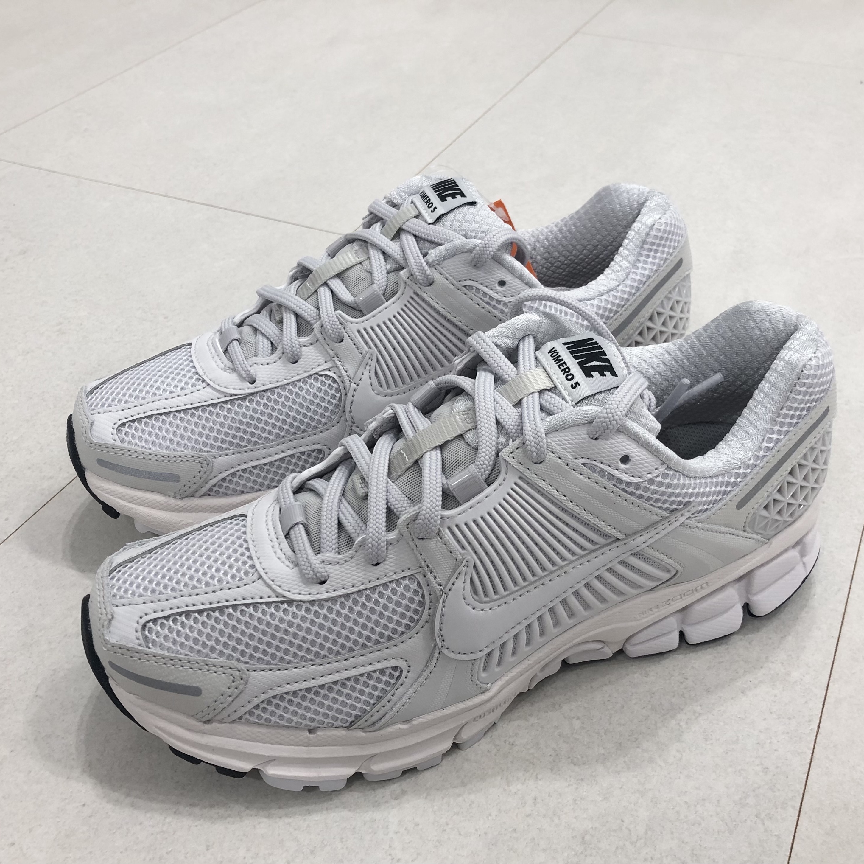 Nike Zoom Vomero 5 SP Vast Grey 2023 착용 스타일 - 2