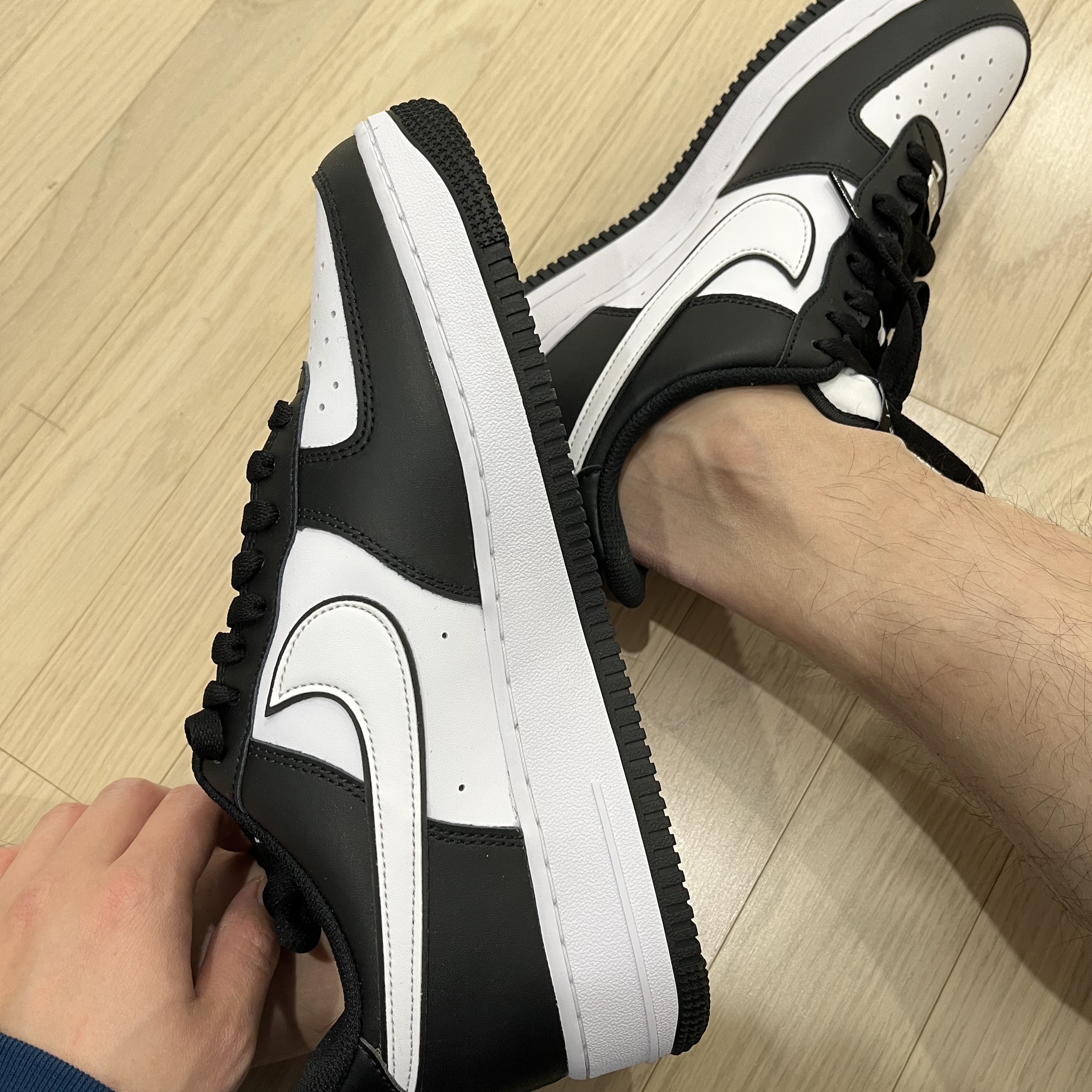 Nike Air Force 1 '07 Black White 착용 스타일 - 2