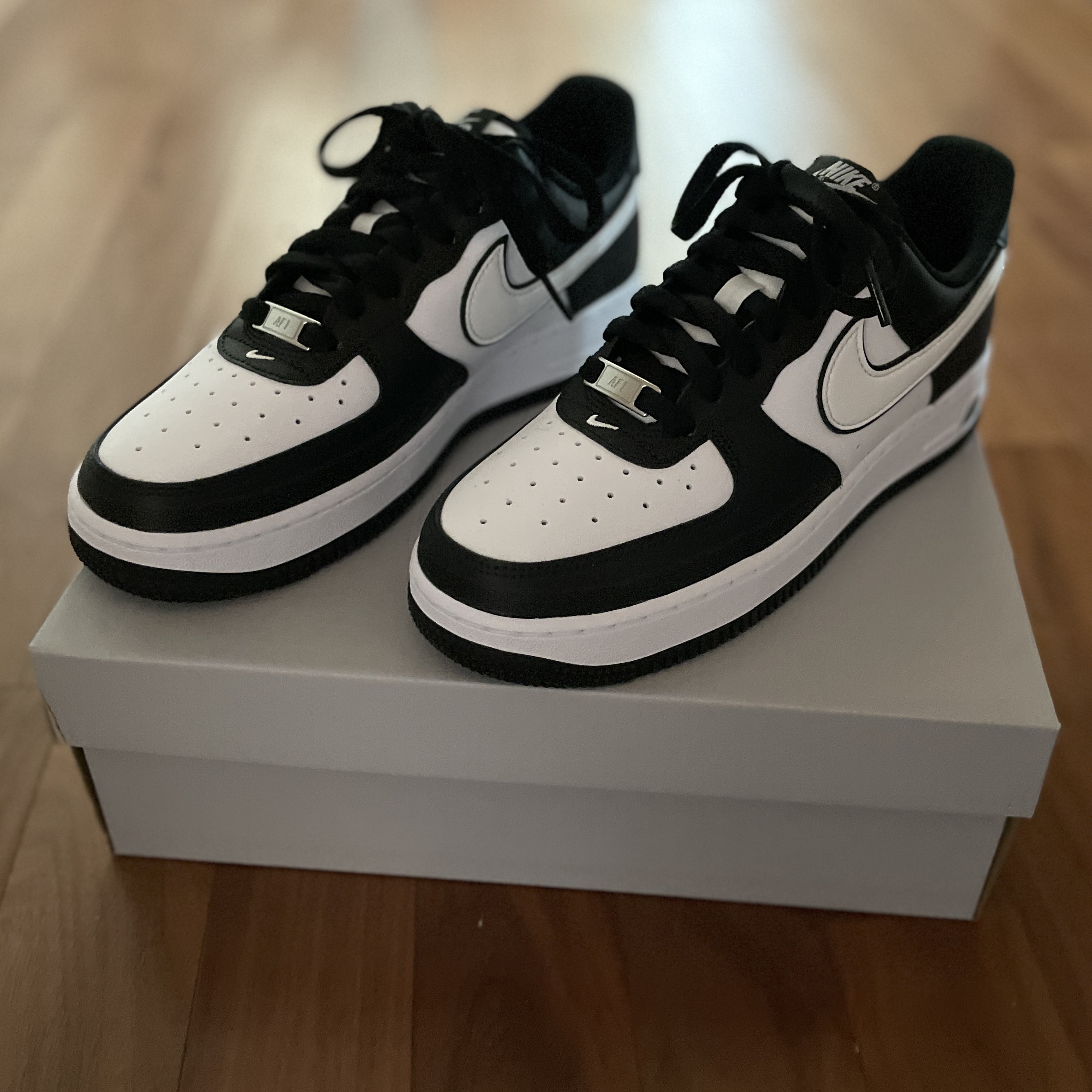 Nike Air Force 1 '07 Black White 착용 스타일