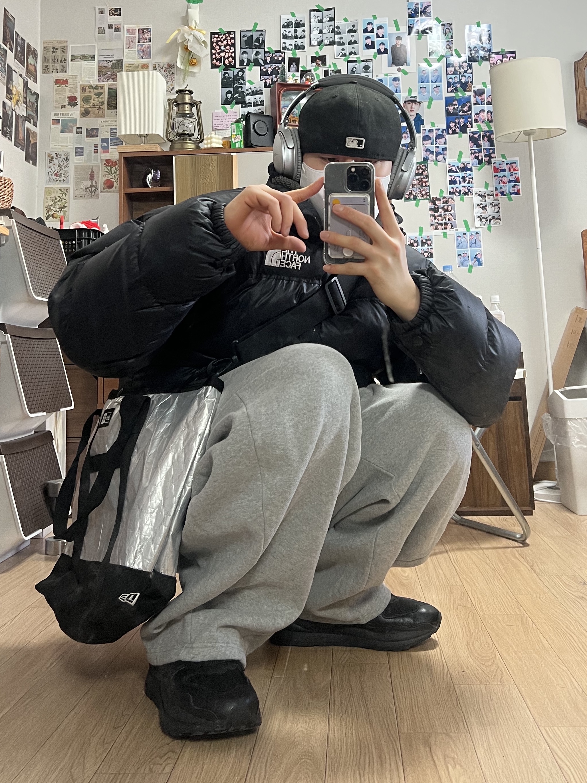 The North Face 1996 Eco Nuptse Jacket Black, New Balance 5740 Black 착용 스타일 - 2