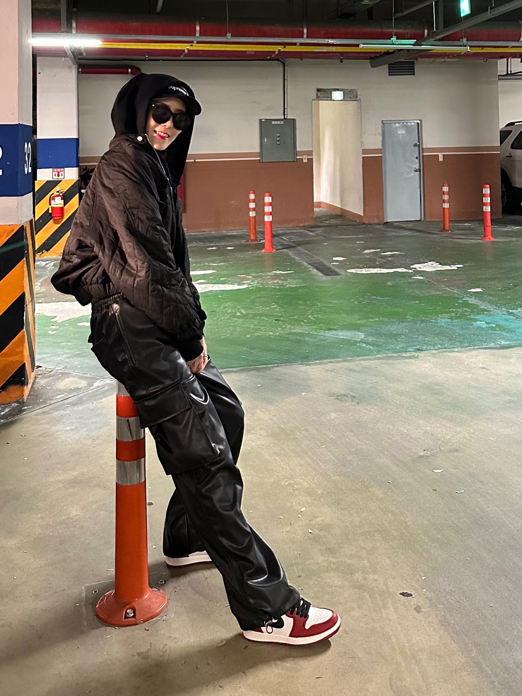 Jordan 1 Retro High OG Chicago 2022, Supreme Leather Camp Cap Black - 21SS 착용 스타일 - 2