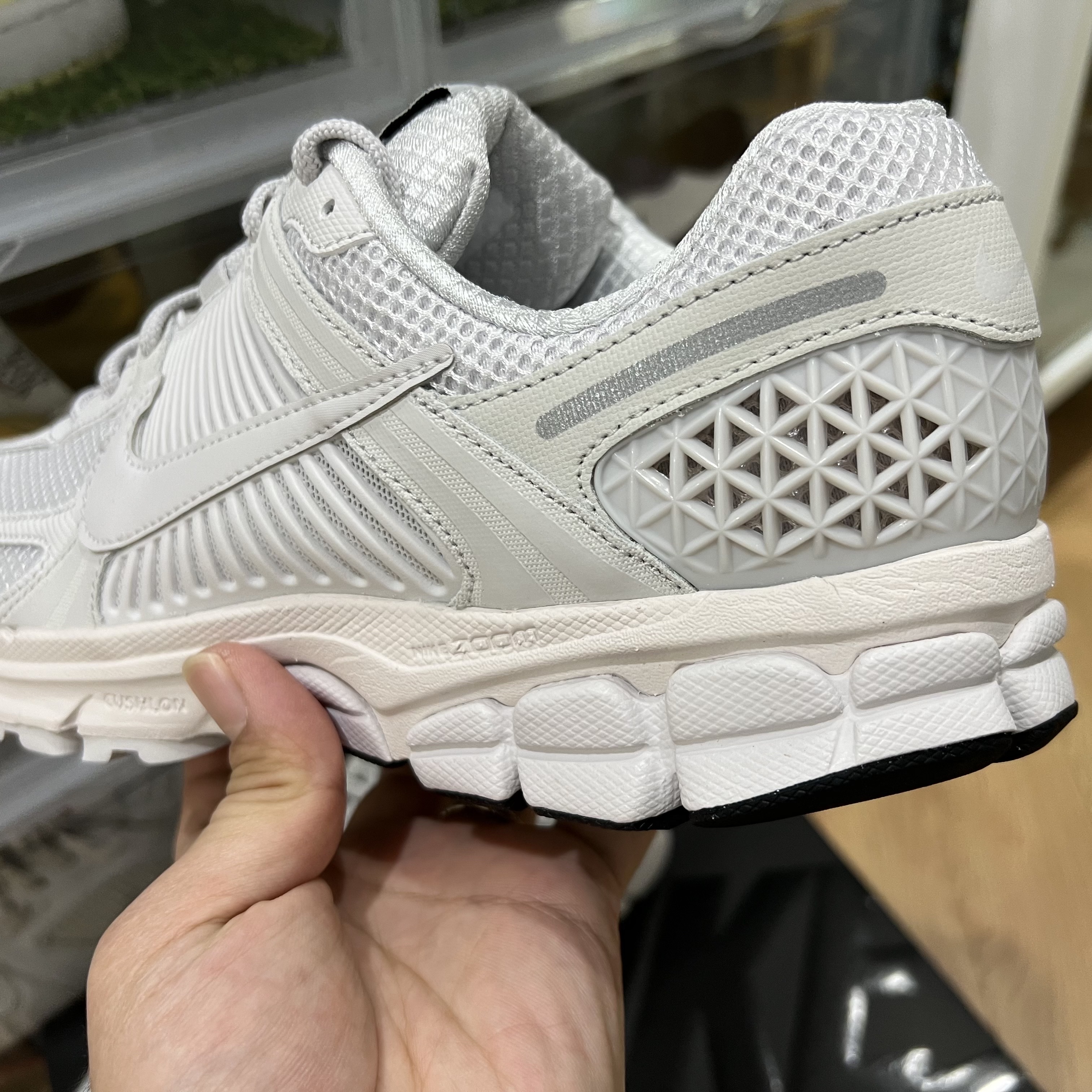 Nike Zoom Vomero 5 SP Vast Grey 2023 착용 스타일 - 3