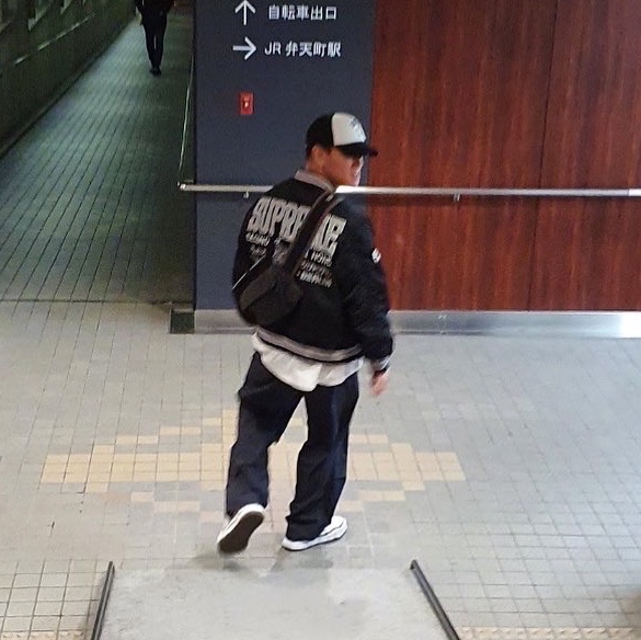 Supreme Second To None MA-1 Jacket Black - 22SS, Maison Mihara Yasuhiro Peterson OG Sole Canvas Low Sneakers White 착용 스타일