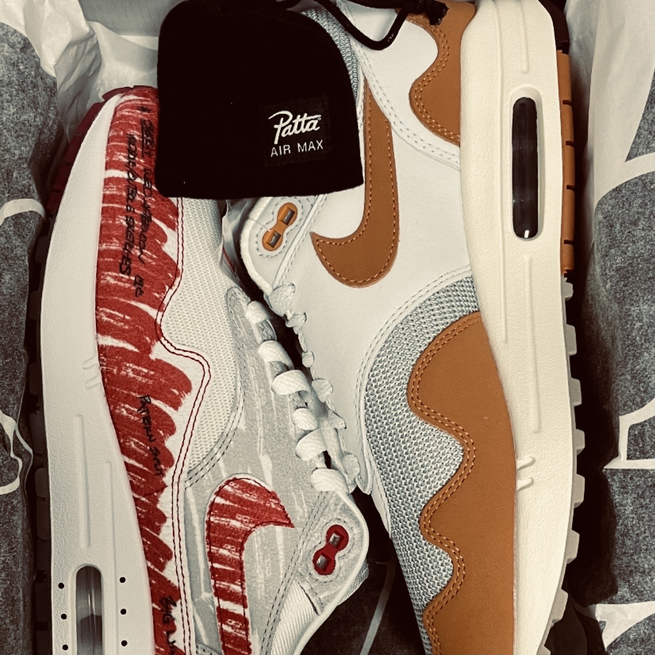 Nike x Patta Air Max 1 Monarch 착용 스타일