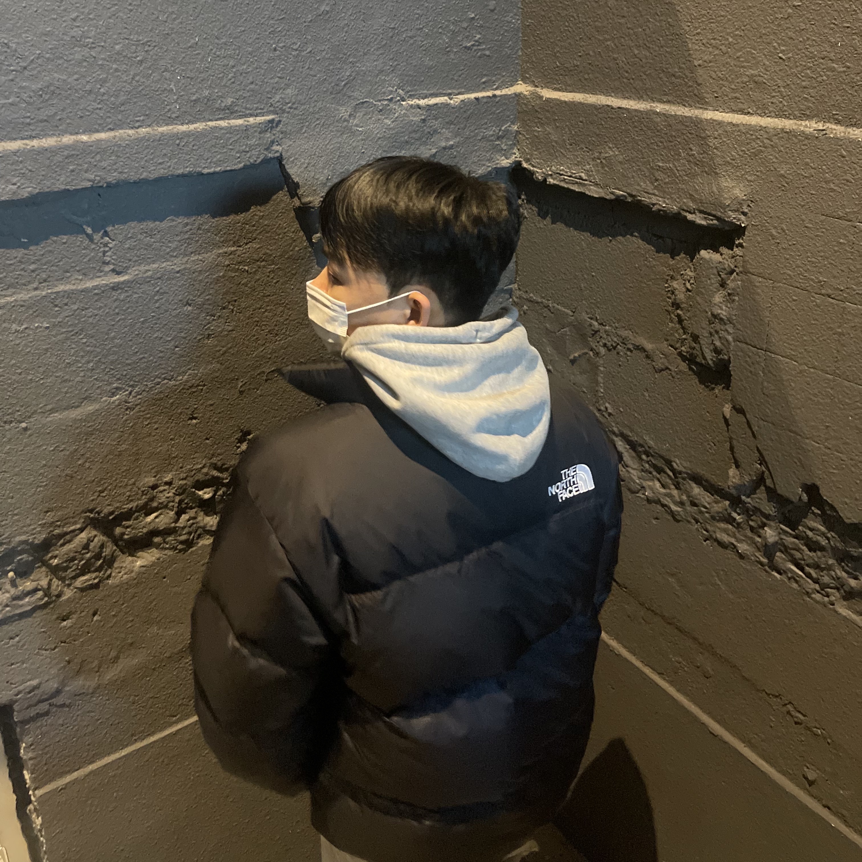 The North Face 1996 Eco Nuptse Jacket Black, Jordan 1 Mid Light Smoke Grey Anthracite 착용 스타일 - 4