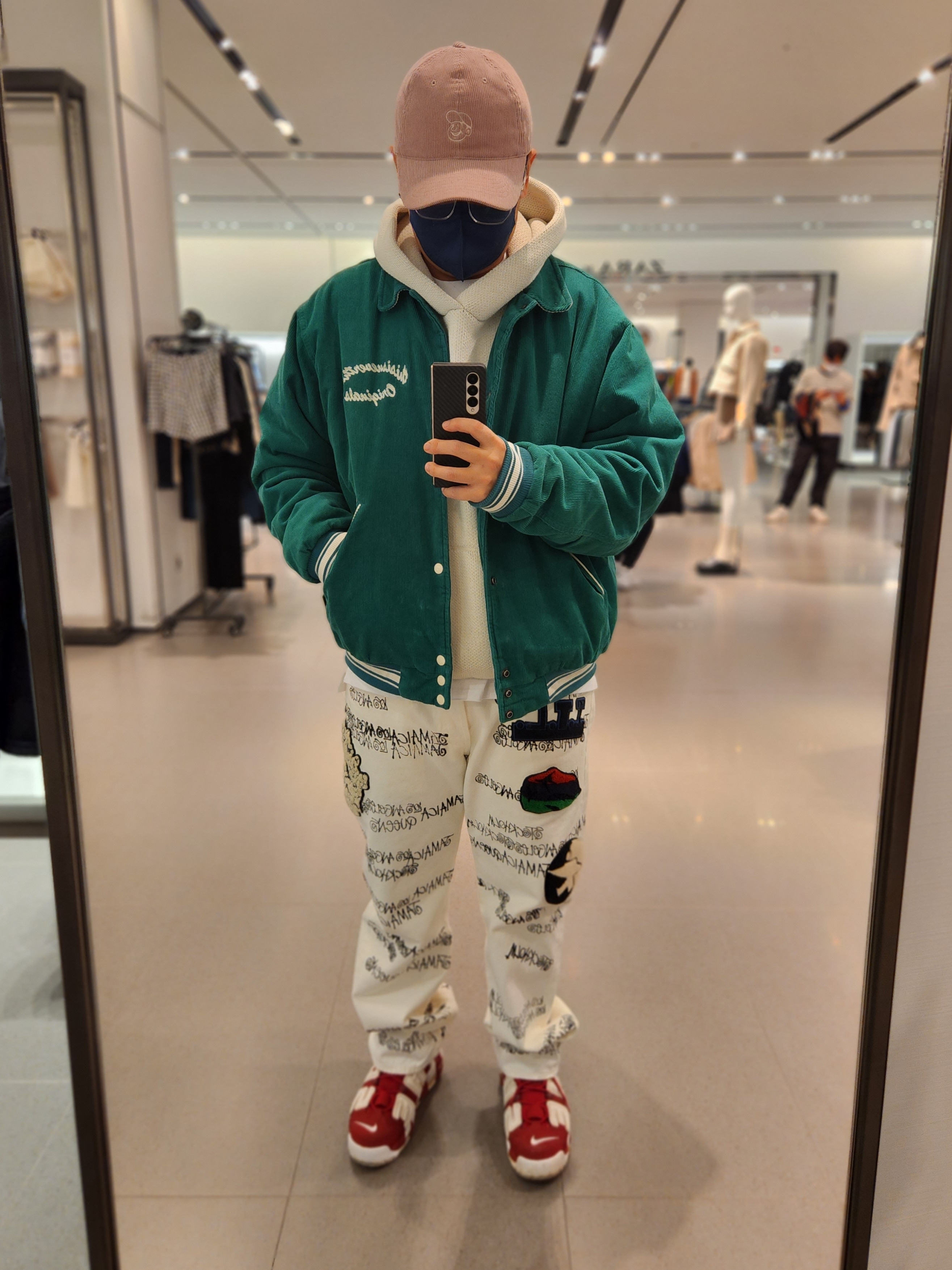 Nike x Supreme Air More Uptempo Suptempo Red, Stussy x Our Legacy x Denim Tears TTL 501 Jean White 착용 스타일