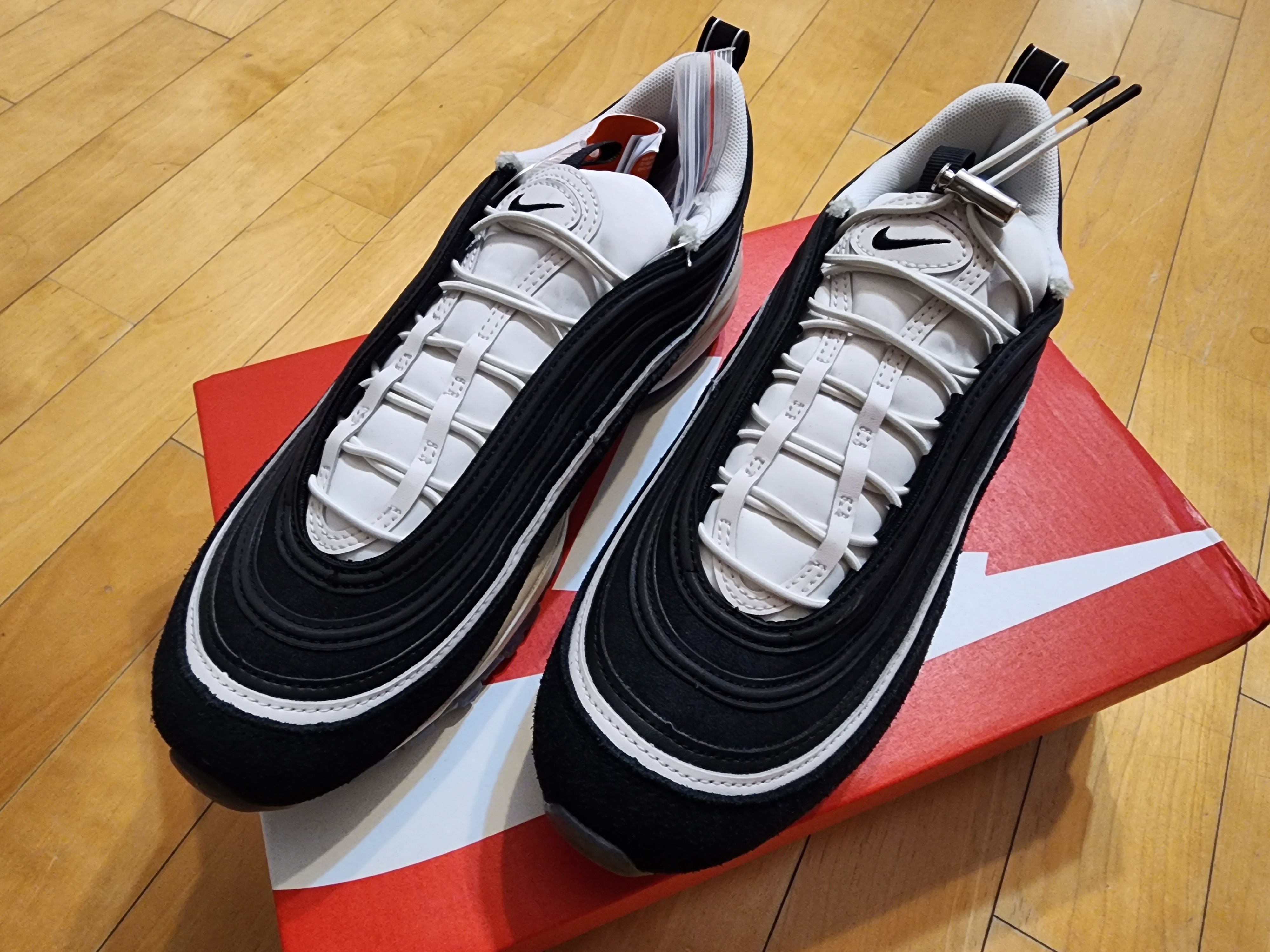 (W) Nike Air Max 97 PRM Hangul Day 착용 스타일 - 1