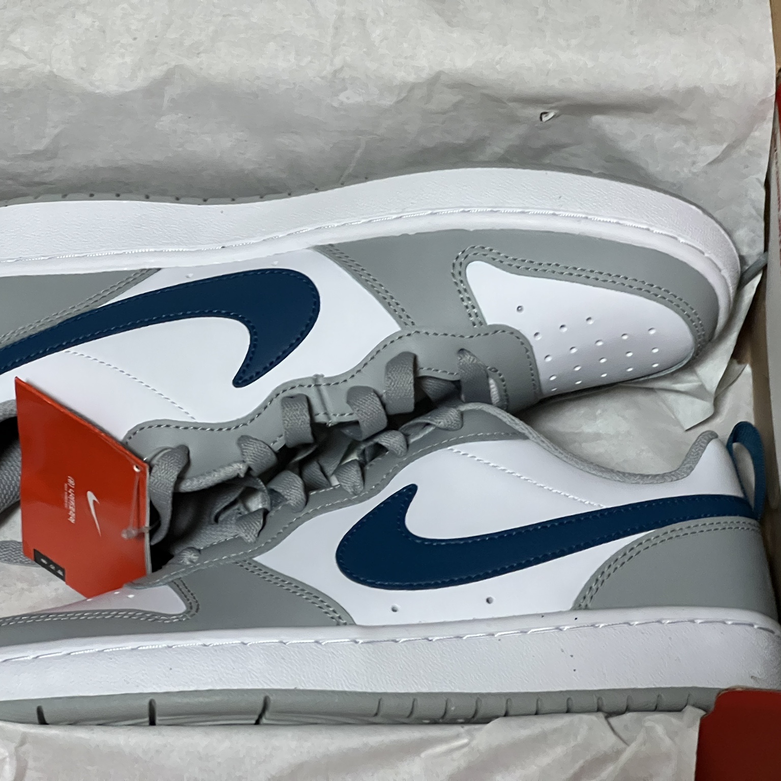 (GS) Nike Court Borough Low 2 Light Smoke Grey 착용 스타일 - 2