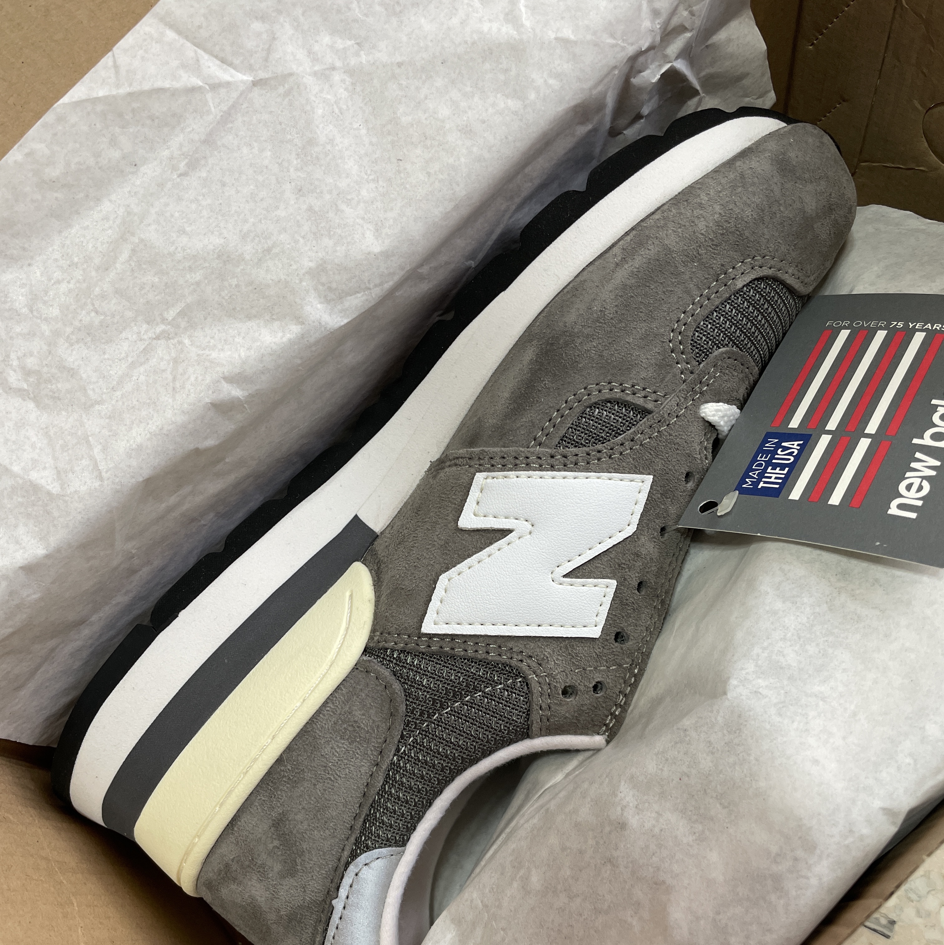 New Balance 990v1 Made in USA Grey White 착용 스타일