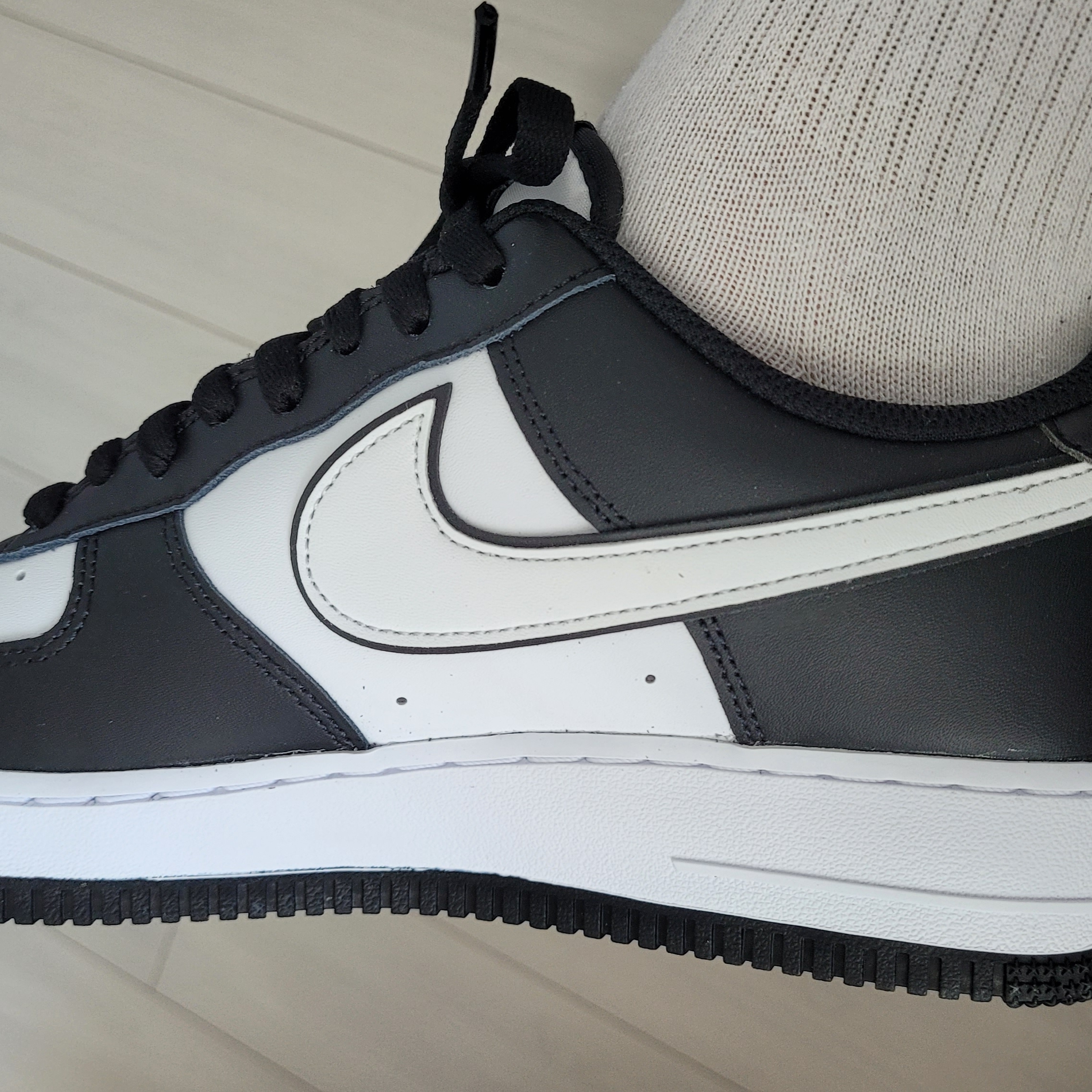 Nike Air Force 1 '07 Black White 착용 스타일 - 2