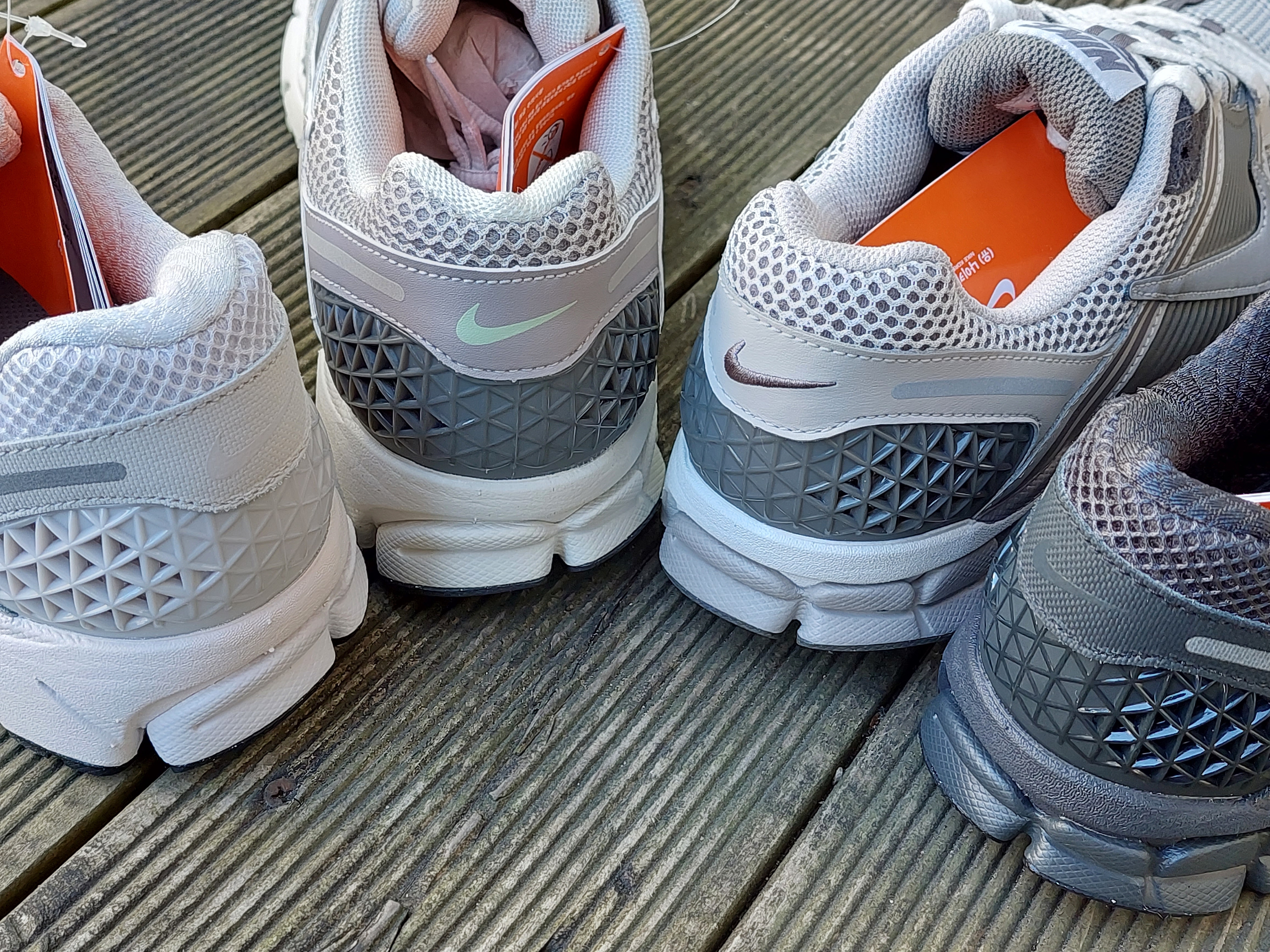 Nike Zoom Vomero 5 PRM Light Iron Ore and Flat Fewter, (W) Nike Zoom Vomero 5 Cobblestone and Flat Pewter 착용 스타일