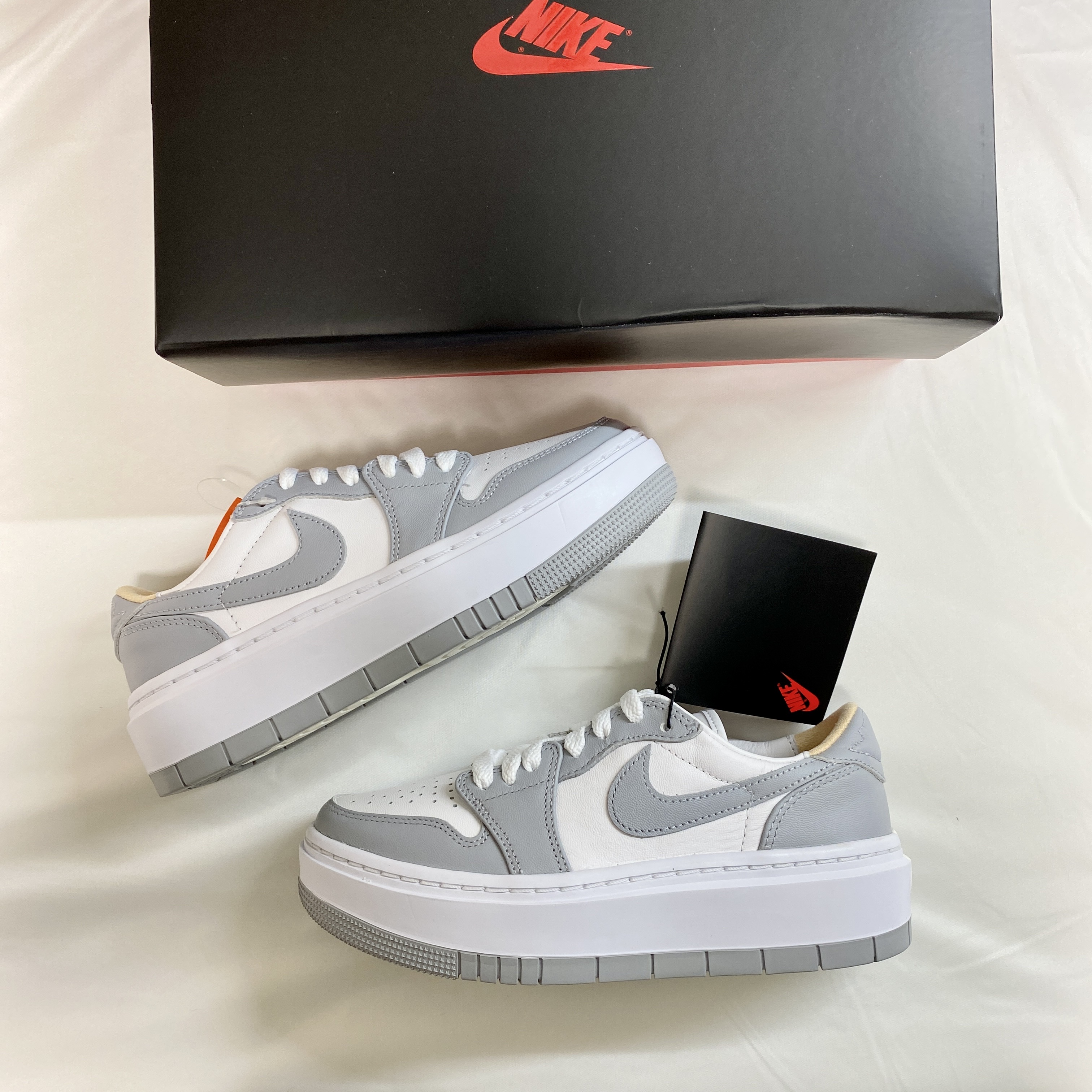 (W) Jordan 1 Elevate Low White and Wolf Grey 착용 스타일