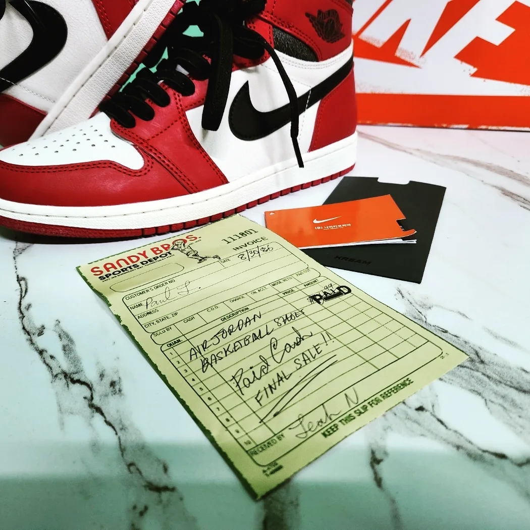 Jordan 1 Retro High OG Chicago 2022, Jordan 1 x Travis Scott Retro Low OG SP Sail and Ridgerock 착용 스타일 - 2