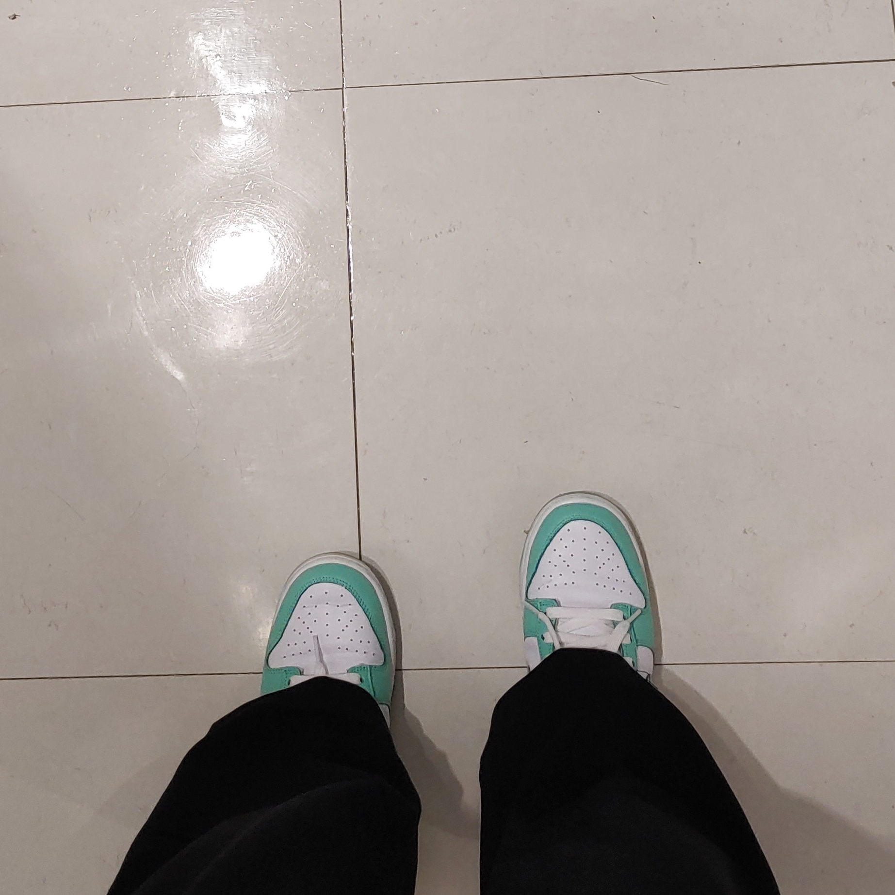 (W) Nike Dunk Low Green Glow 착용 스타일