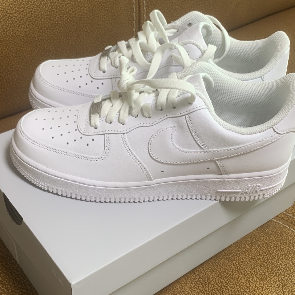 Nike Air Force 1 '07 Low White 착용 스타일 - 1