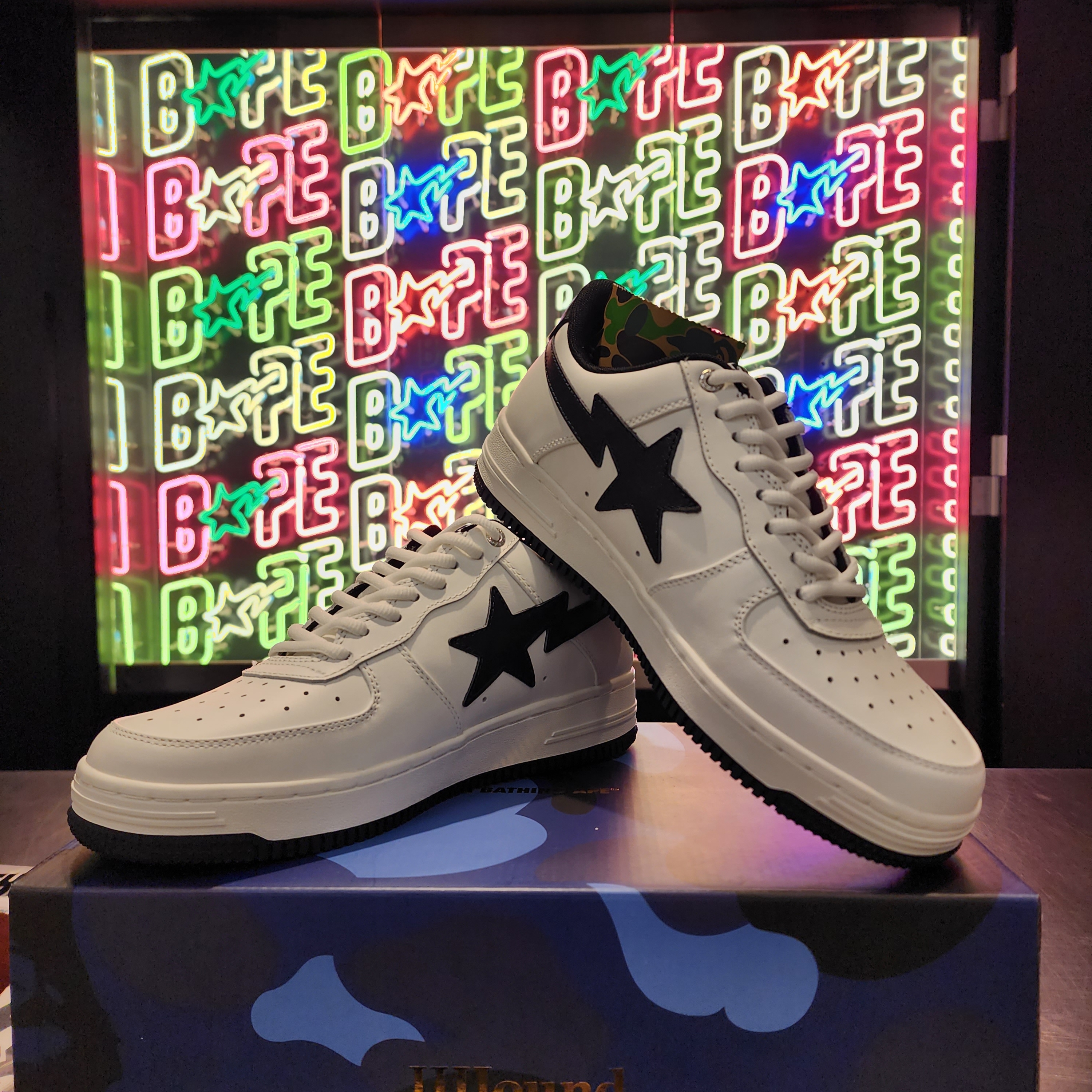 BAPE x JJJJound Bape Sta Low White Navy 착용 스타일 - 1
