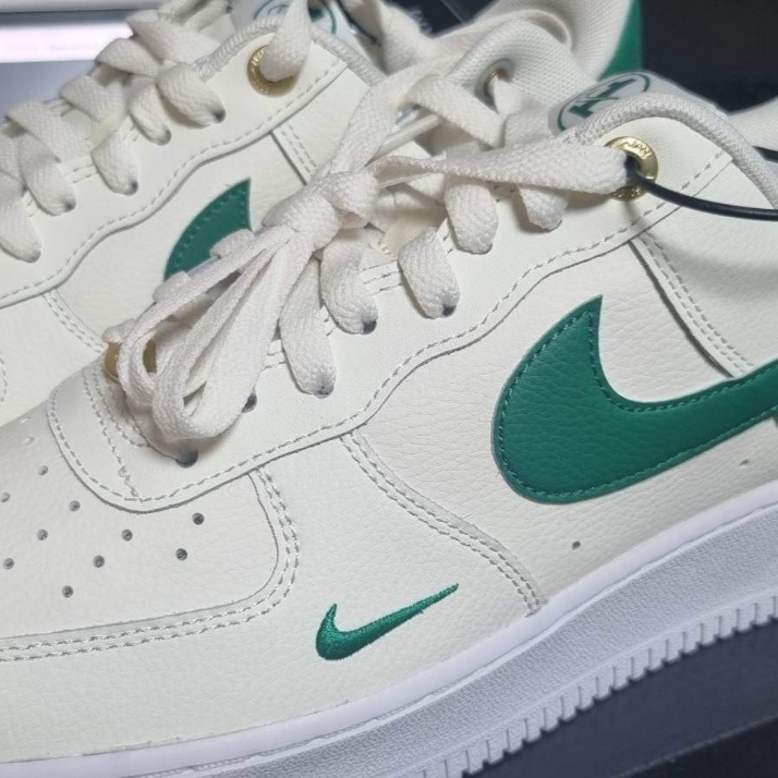 Nike Air Force 1 '07 LV8 40th Anniversary Join Forces Sail Malachite 착용 스타일 - 1