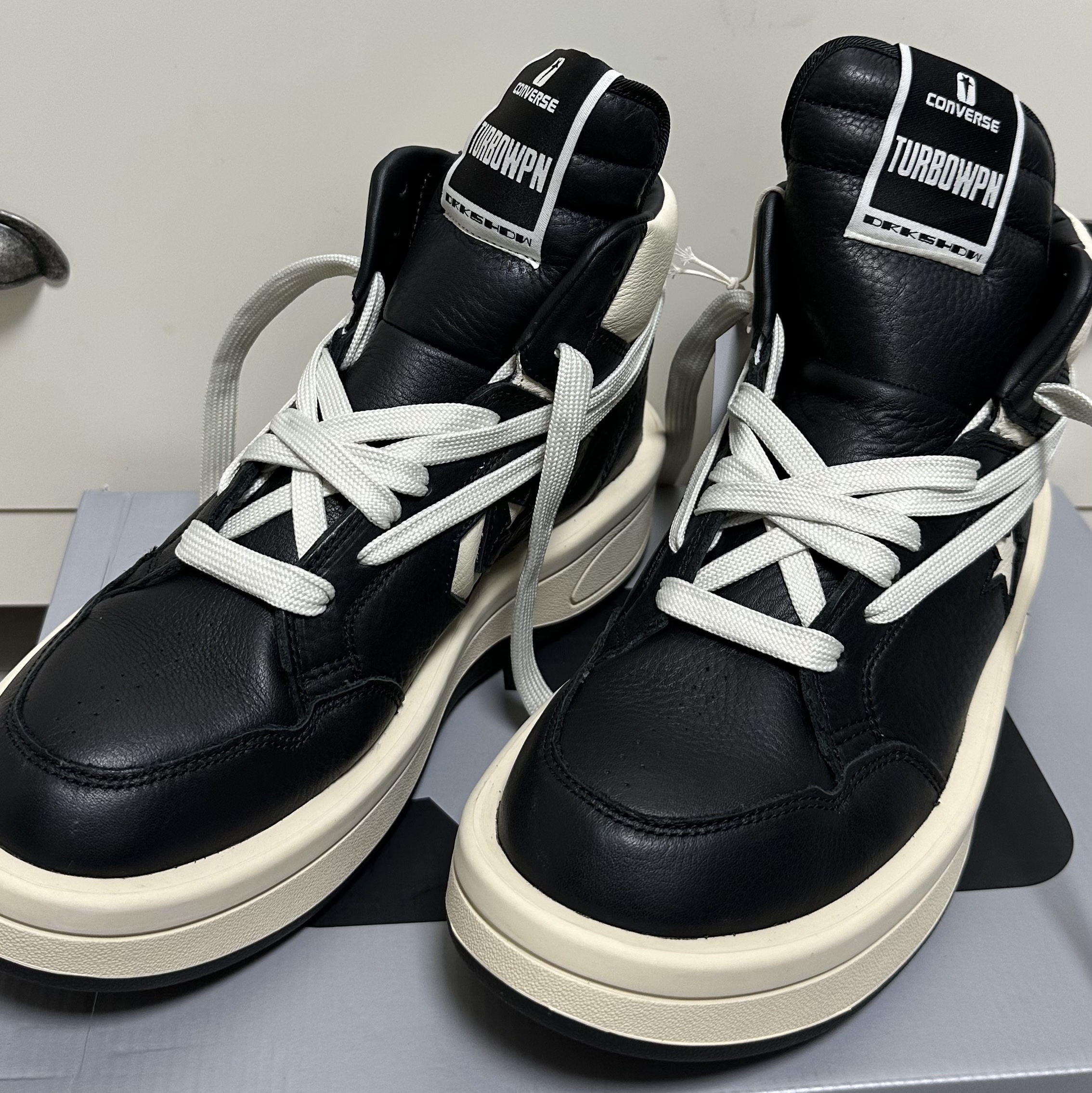 Converse x Drkshdw Turbowpn Black Cream 착용 스타일