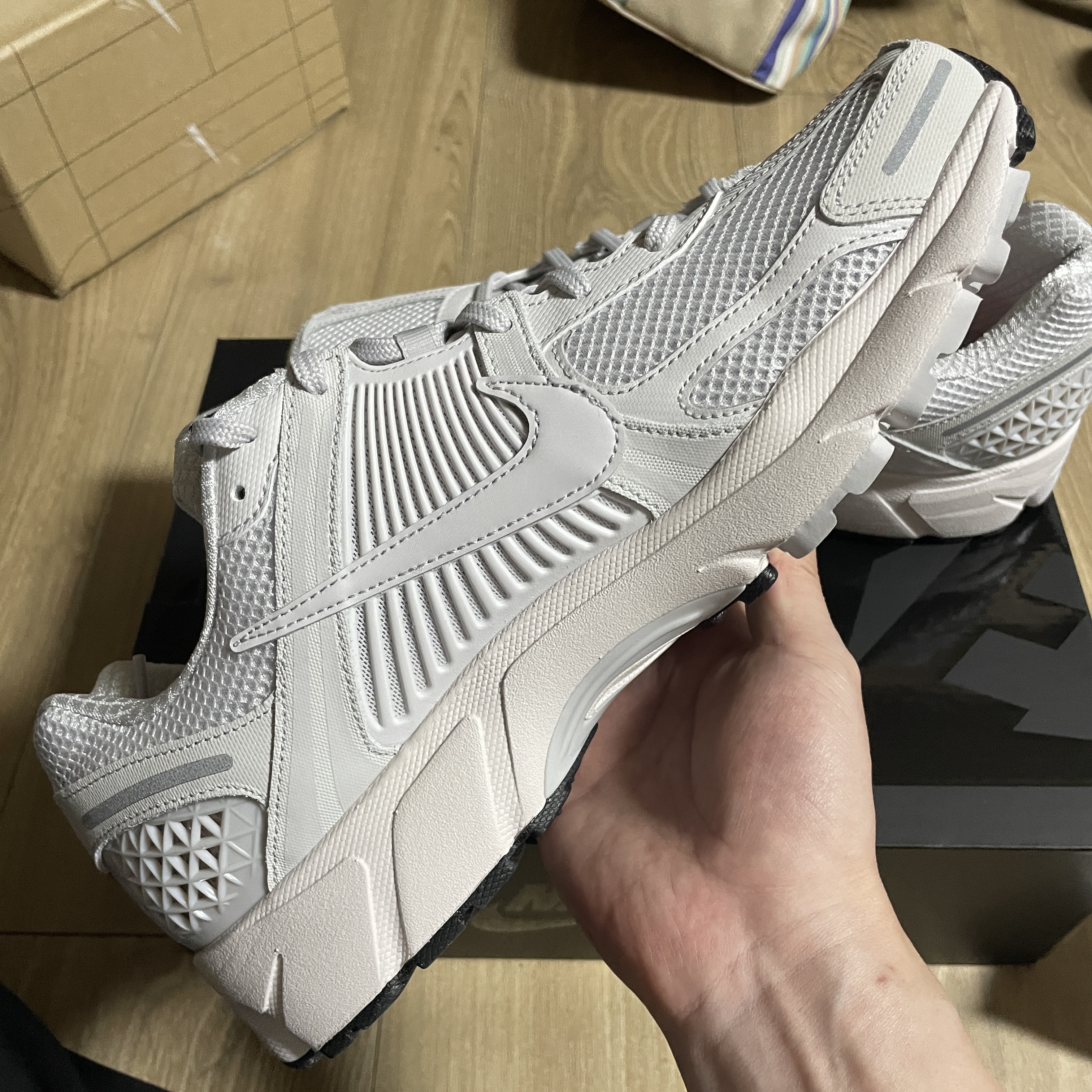 Nike Zoom Vomero 5 SP Vast Grey 2023 착용 스타일 - 3