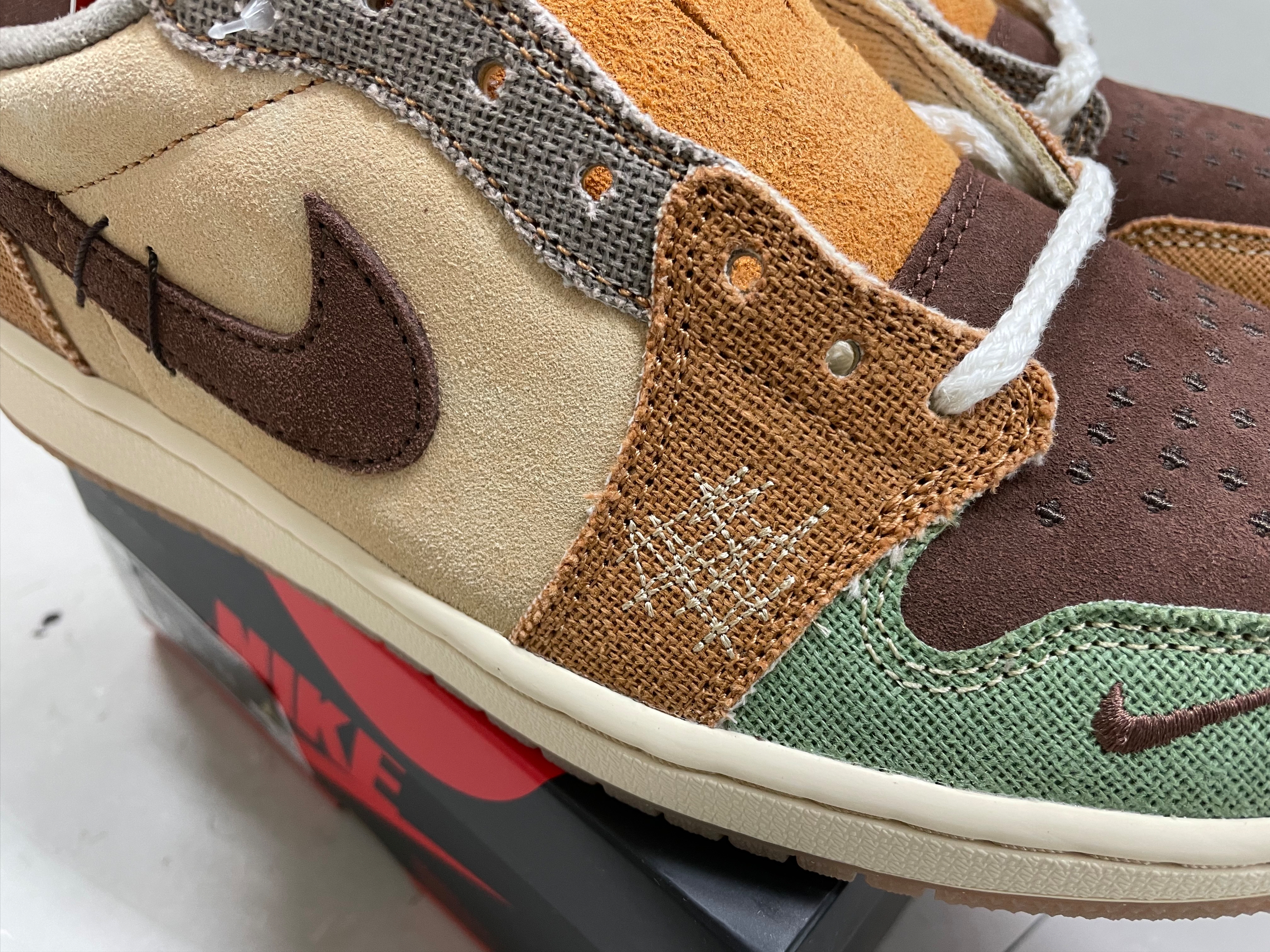 Jordan 1 x Zion Williamson Retro Low OG Flax and Oil Green 착용 스타일 - 2