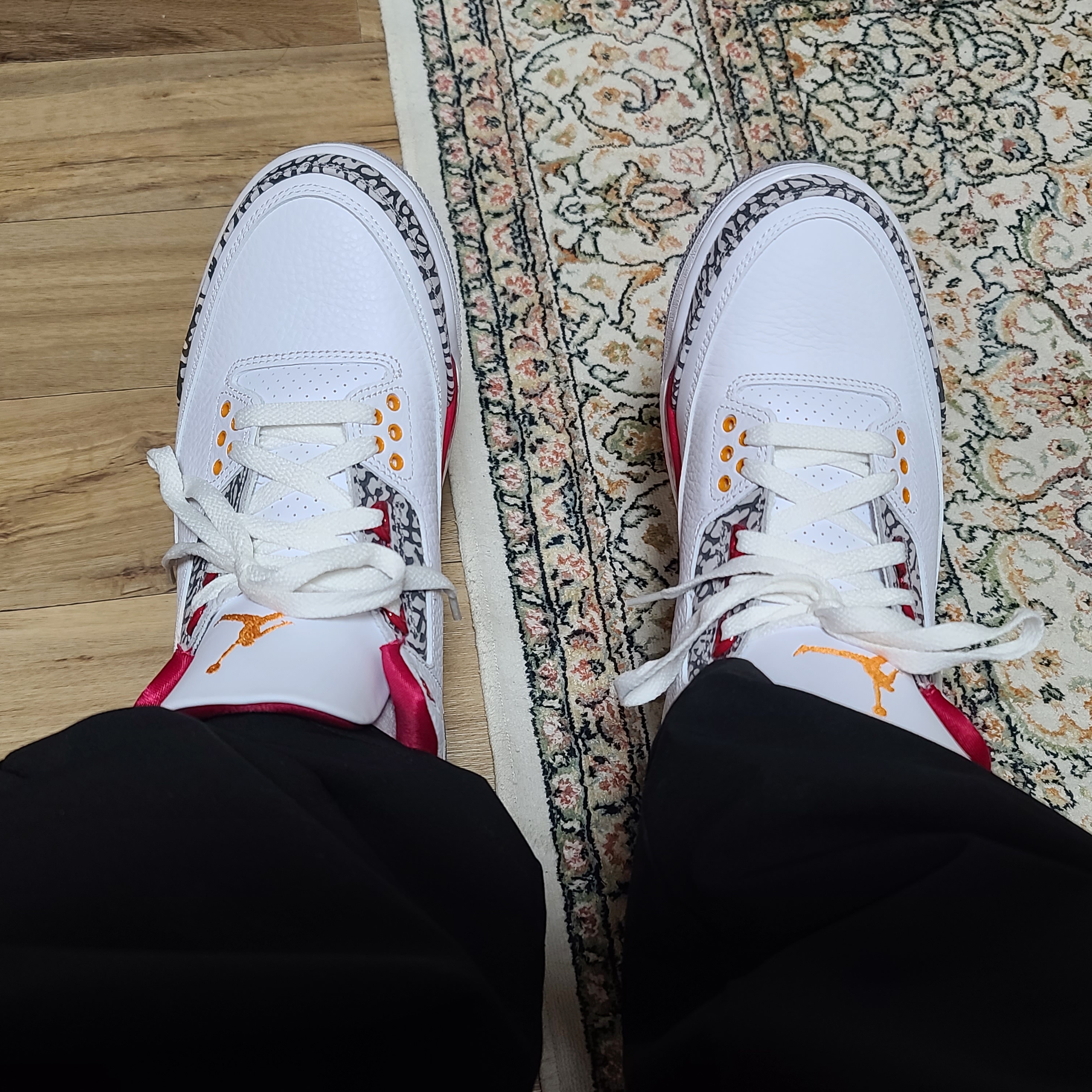 Jordan 3 Retro Cardinal Red 착용 스타일 - 1