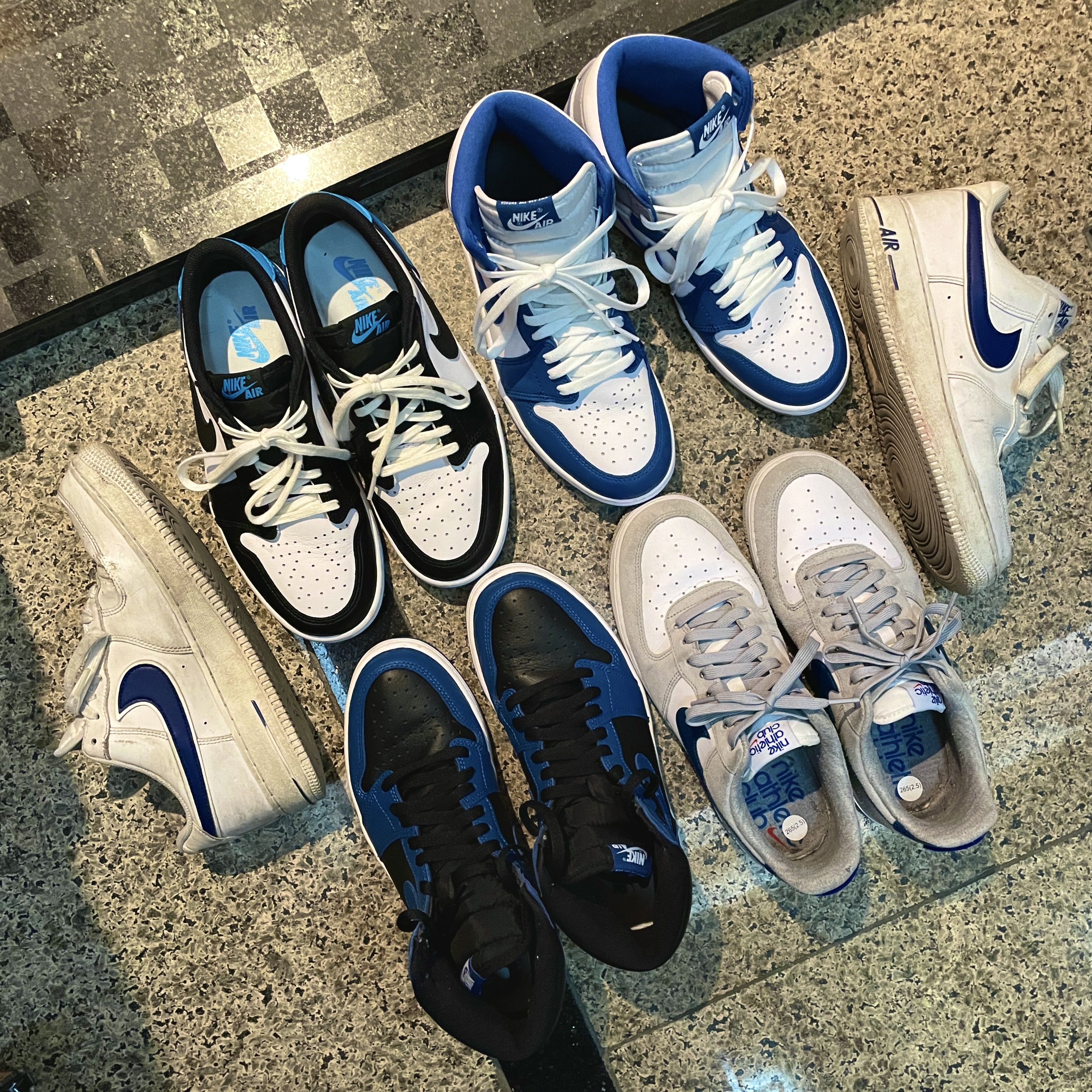 Jordan 1 Retro Low OG Black and Dark Powder Blue, Nike Air Force 1 '07 LV8 Athletic Club Light Smoke Grey Marina 착용 스타일