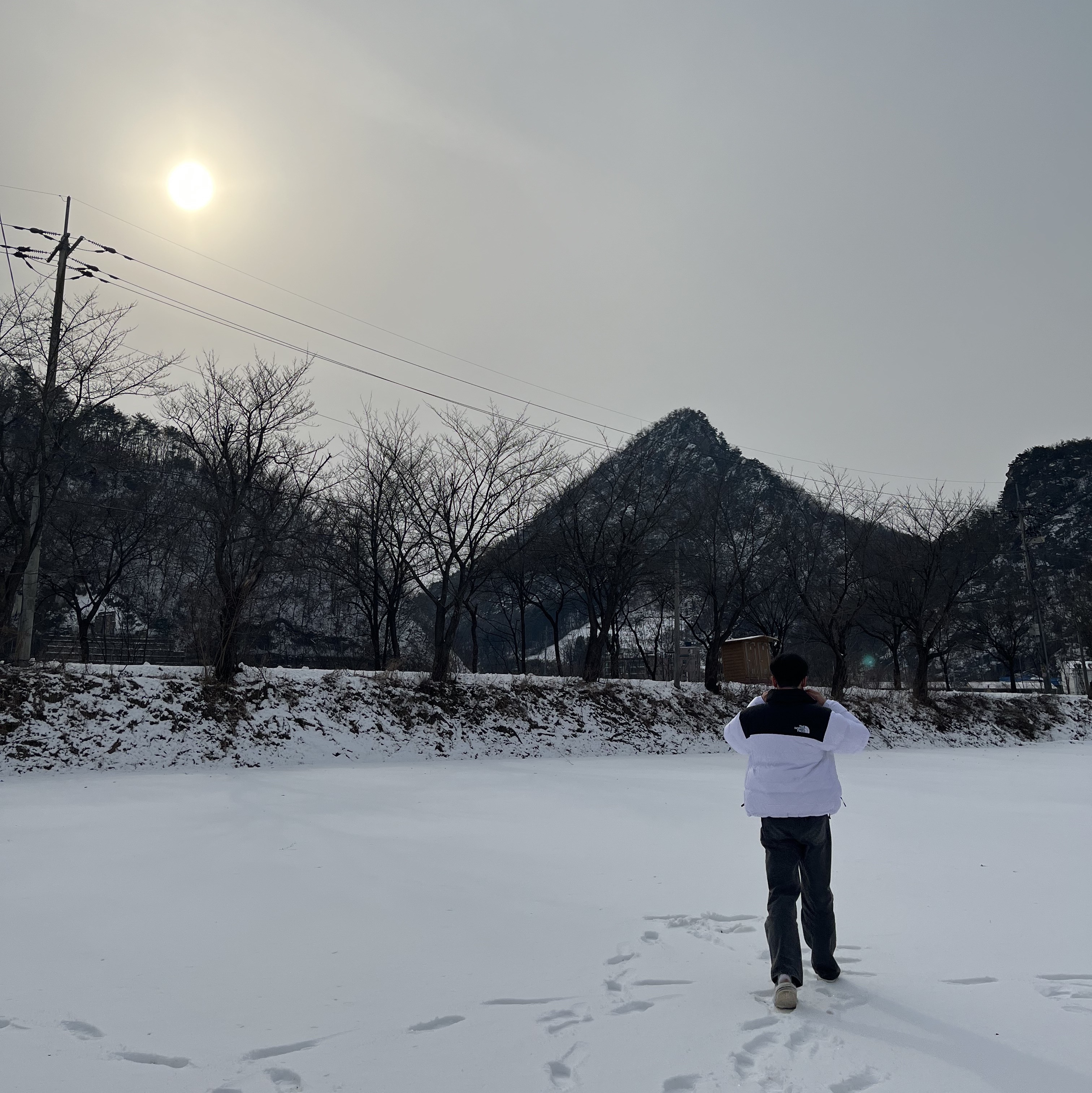 The North Face 1996 Eco Nuptse Jacket White 착용 스타일