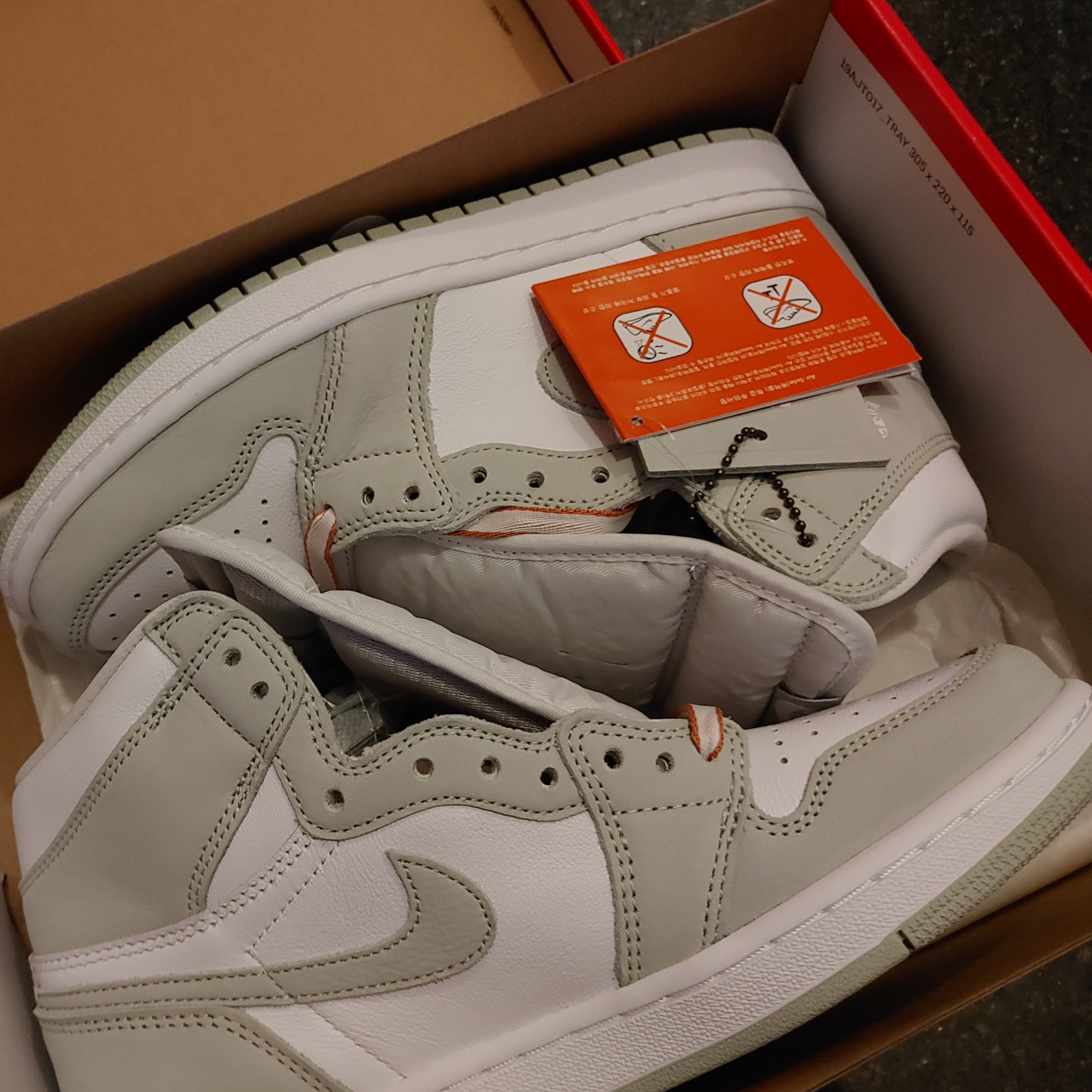 (W) Jordan 1 Retro High OG Seafoam 착용 스타일
