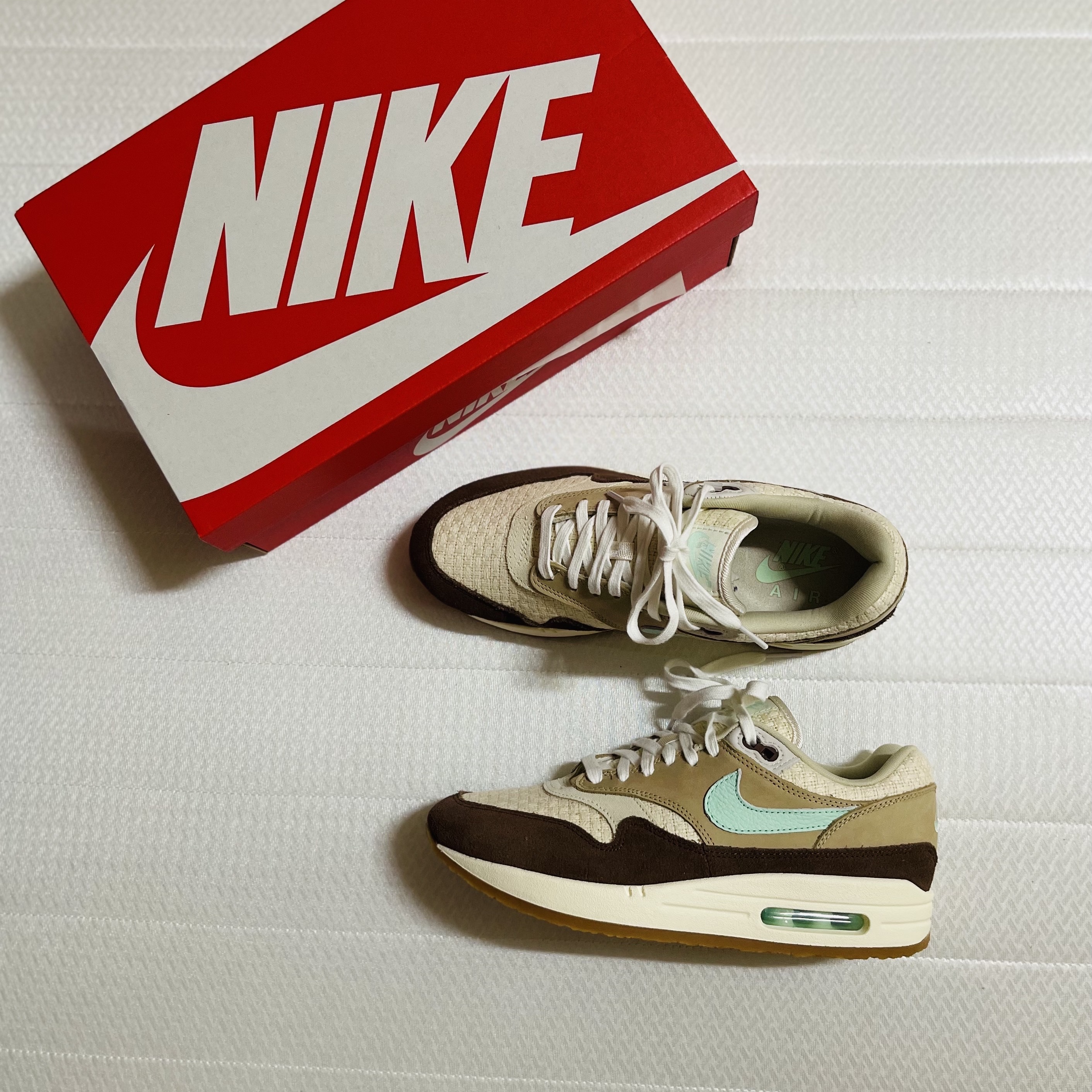 Nike Air Max 1 Premium Crepe Hemp 착용 스타일