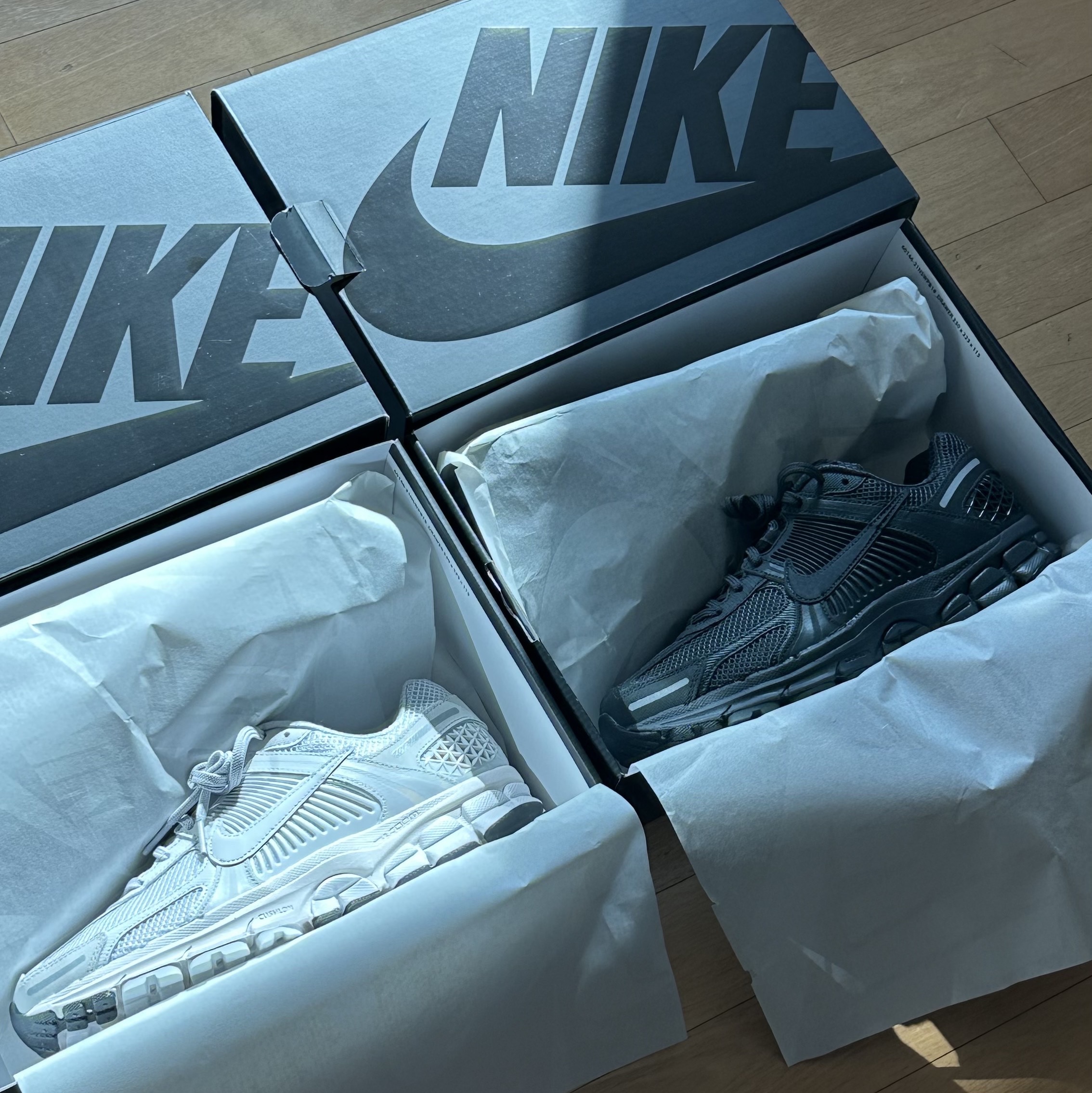 Nike Zoom Vomero 5 SP Vast Grey 2023, Nike Zoom Vomero 5 SP Anthracite 2023 착용 스타일 - 1
