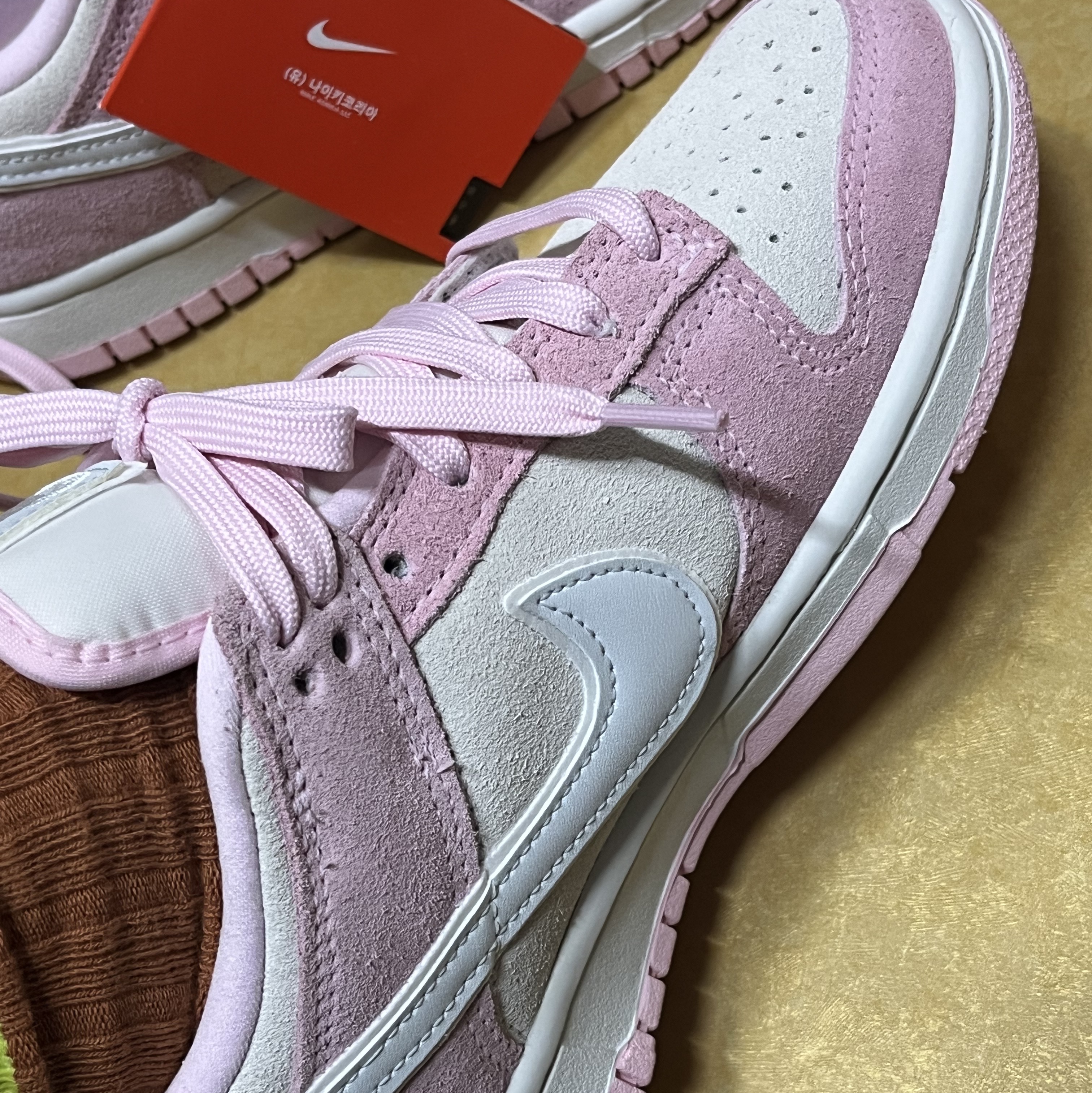 (W) Nike Dunk Low LX Pink Foam 착용 스타일 - 1