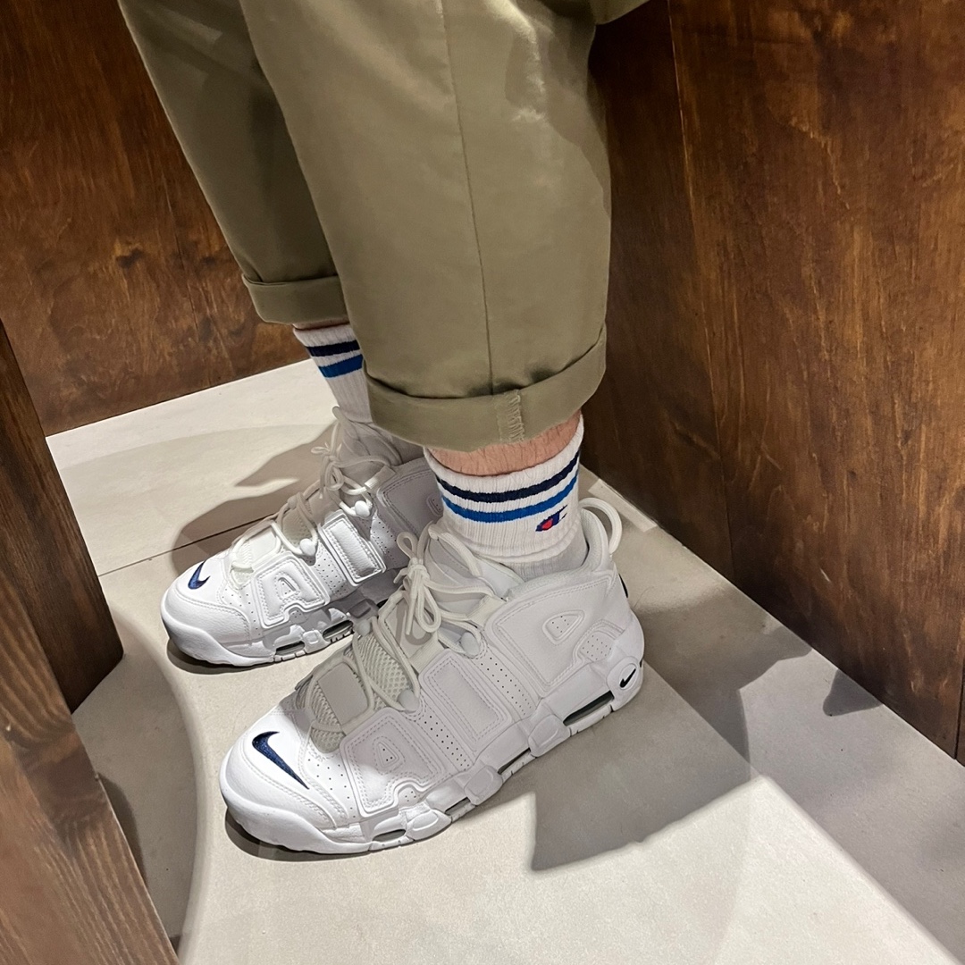 Nike Air More Uptempo 96 White Midnight Navy 착용 스타일 - 3