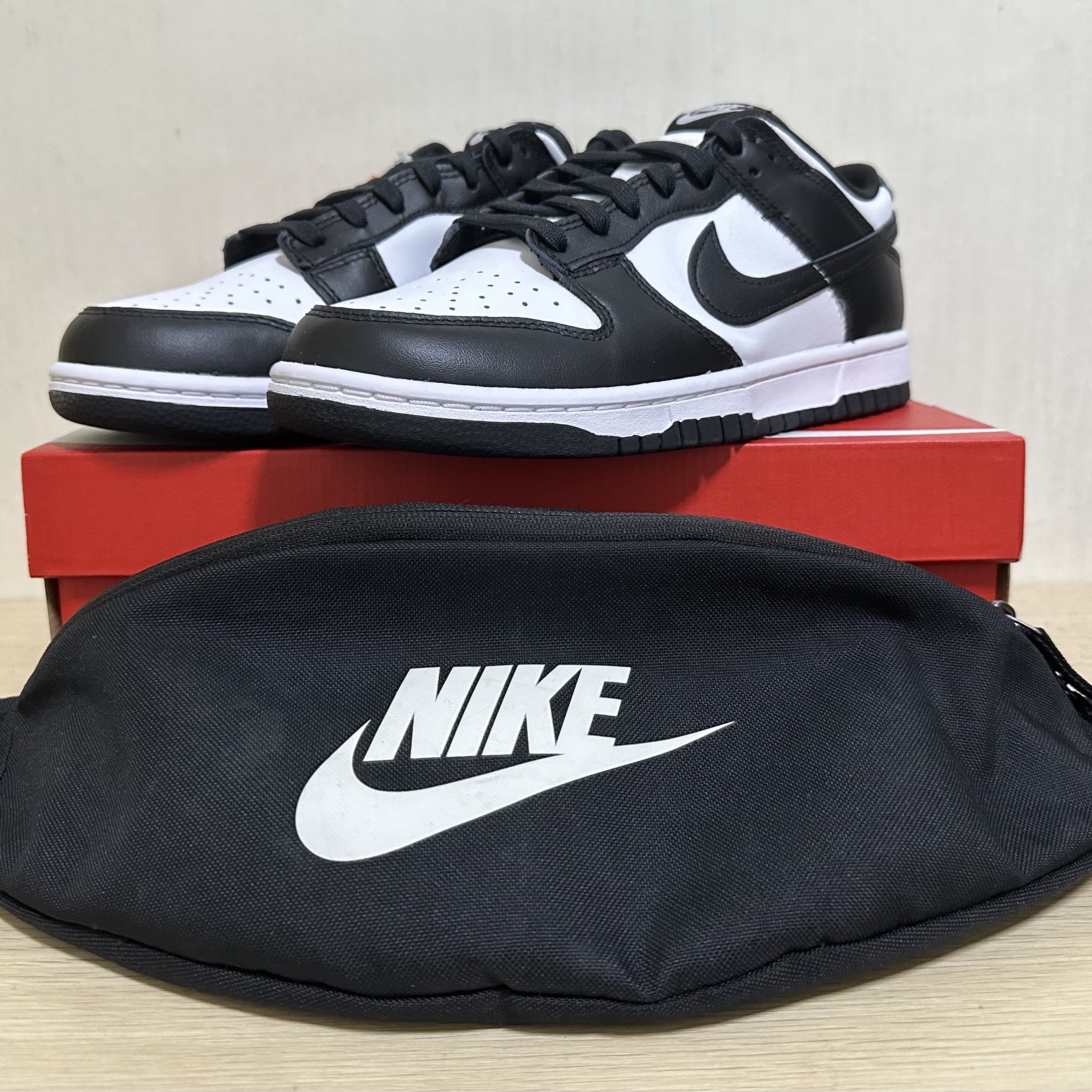 Jordan 1 Low SE Concord, Nike Dunk Low Retro Black 착용 스타일 - 2