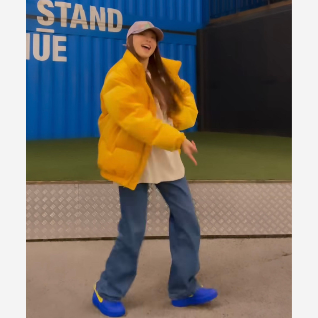 Nike x Ambush Air Force 1 Low SP Game Royal and Vivid Sulfur 착용 스타일 - 2